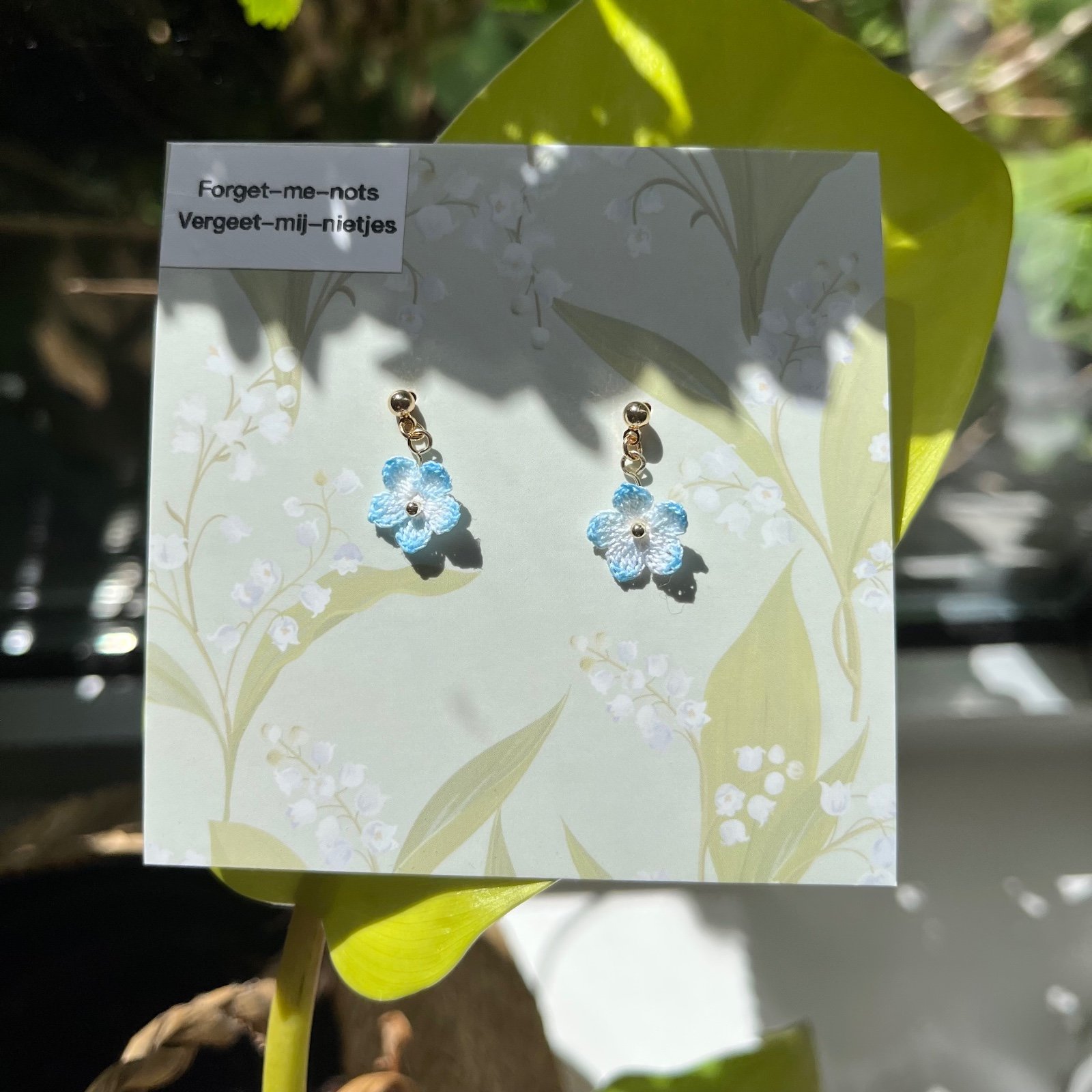 Micro gehaakte vergeet-mij-nietje oorbellen