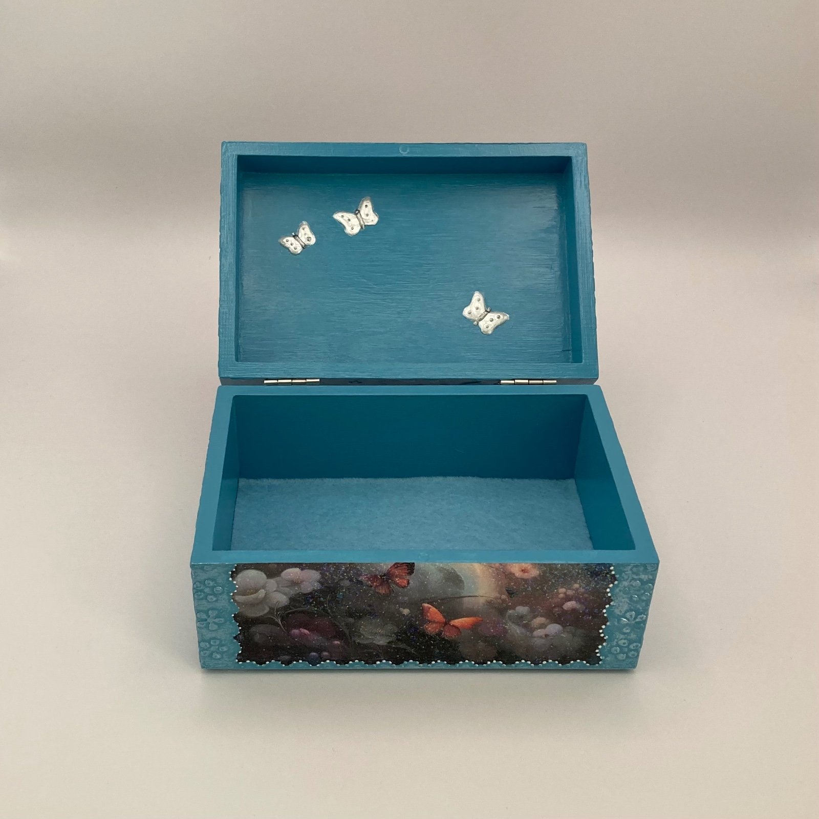 Handgedecoreerd kistje ‘Flower Girl’ voor interieur of cadeau - 83988 Handgedecoreerde bamboe sieradendoos ‘Flower Girl’