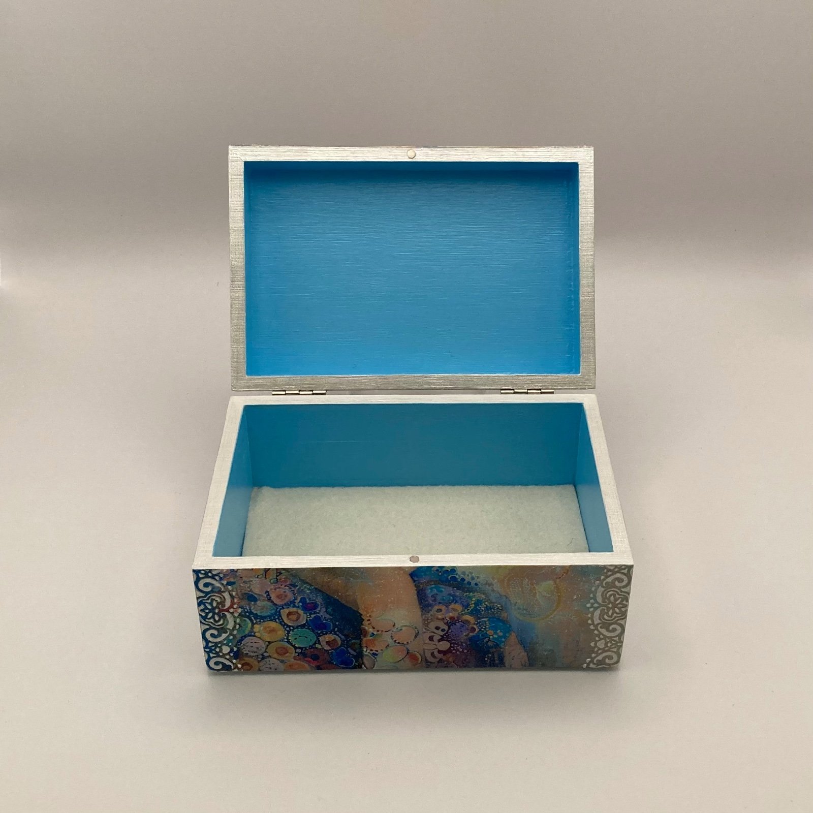 Handgedecoreerde bamboe sieradendoos ‘Rainbow’