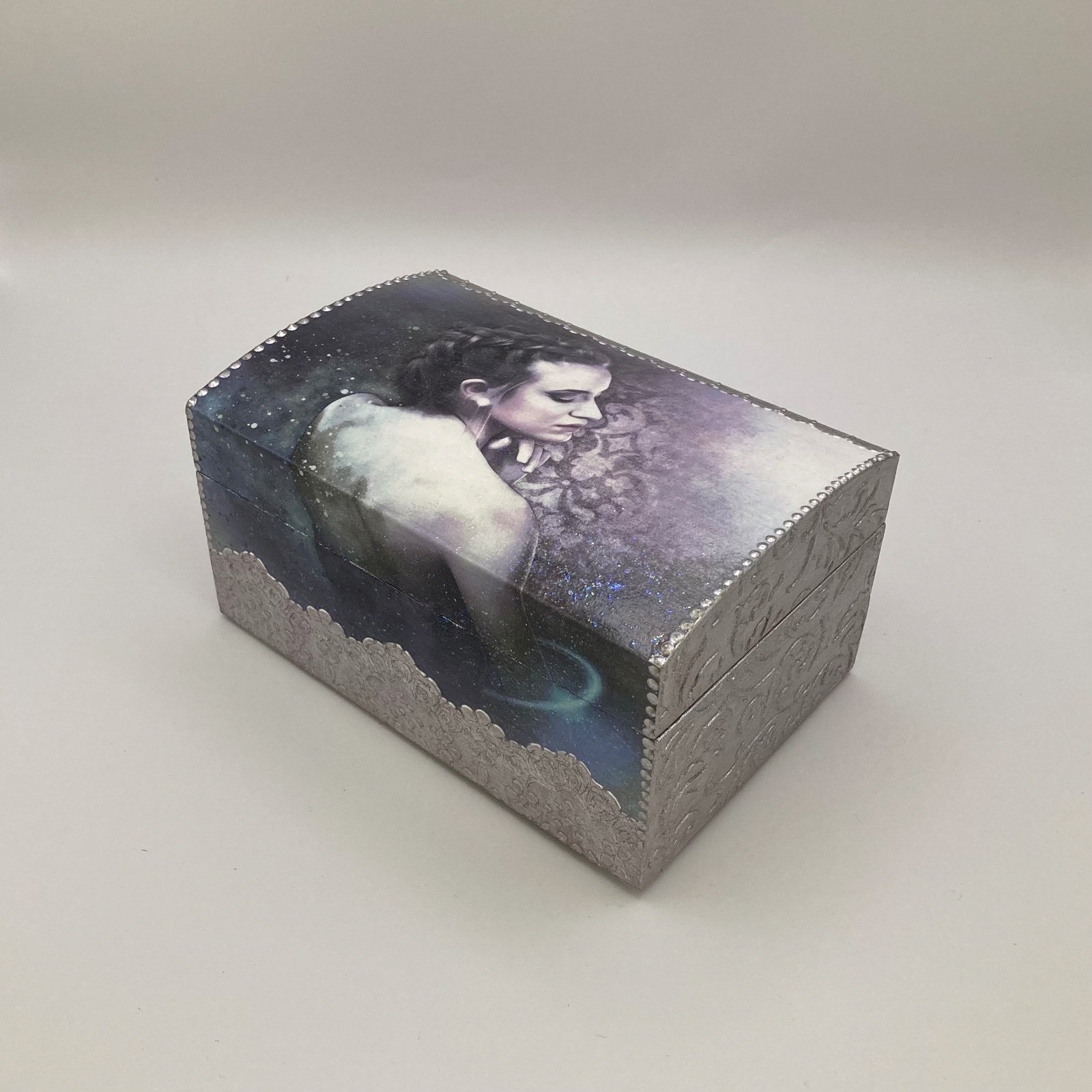 Handgedecoreerd kistje ‘The Colour Purple’ voor interieur of cade… - 83761 Handgedecoreerde bamboe sieradendoos ‘The Colour Purple’