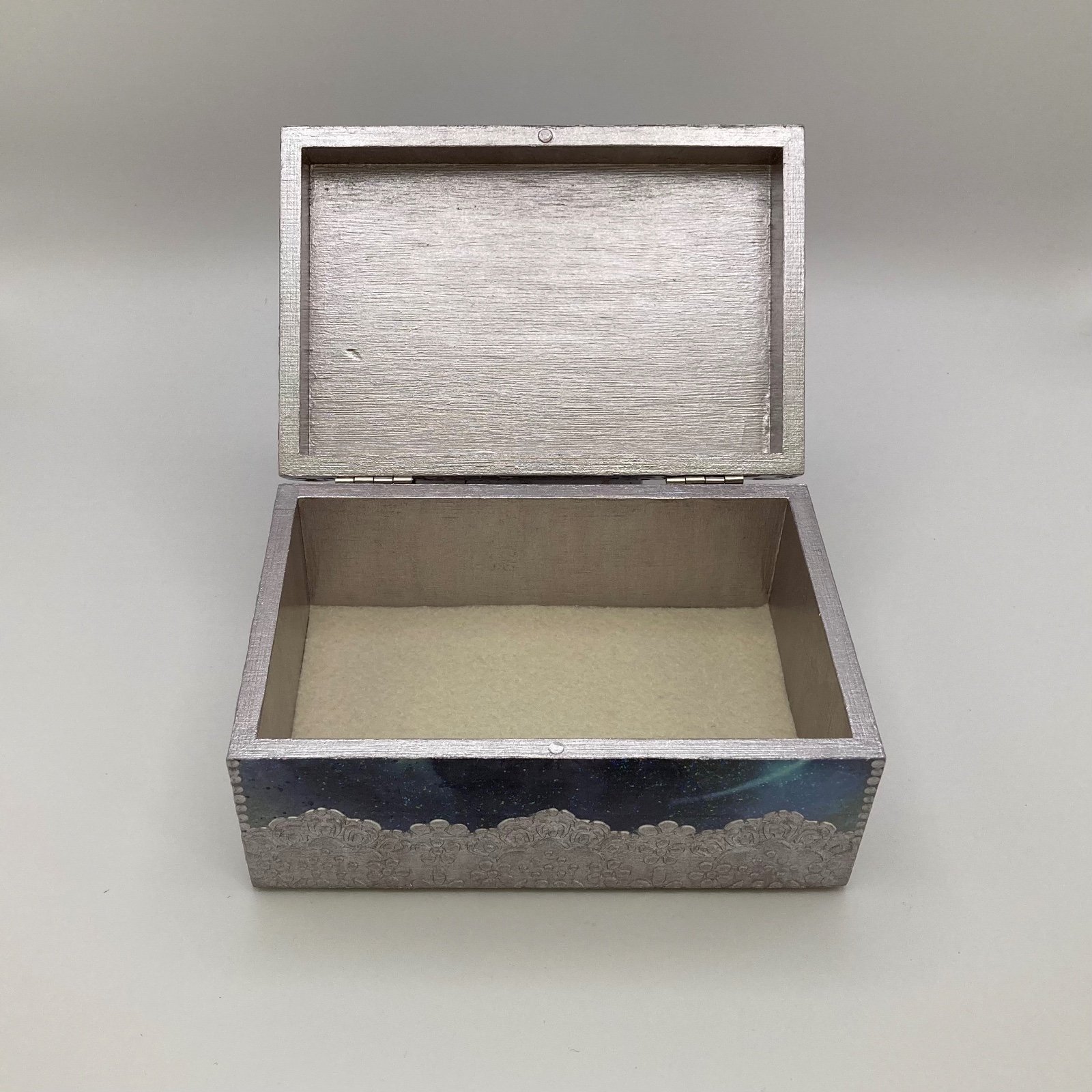 Handgedecoreerd kistje ‘The Colour Purple’ voor interieur of cade… - 83762 Handgedecoreerde bamboe sieradendoos ‘The Colour Purple’