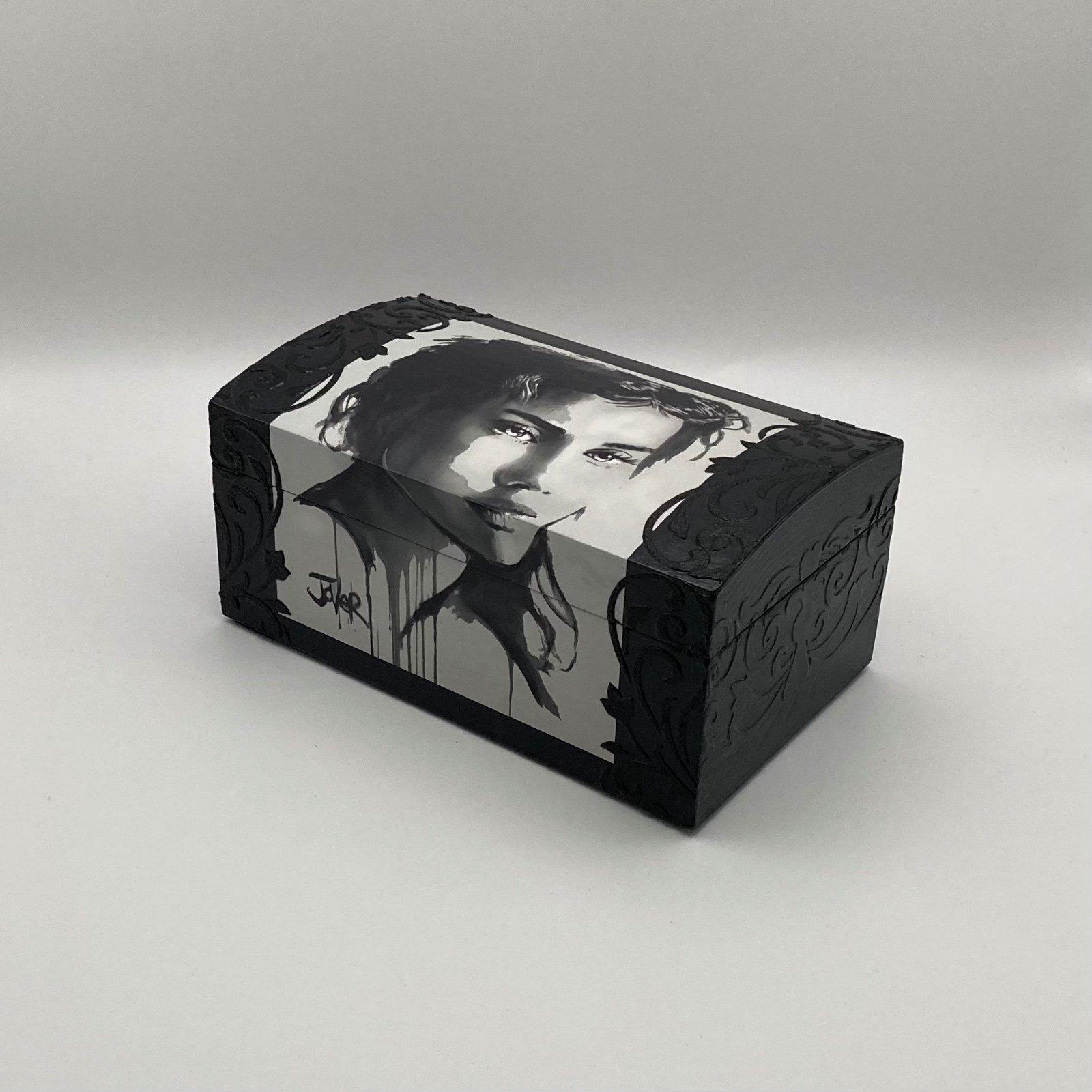 Handgedecoreerd kistje ‘The Gaze’ voor interieur of cadeau - 85094 Handgedecoreerde houten sieradendoos ‘The Gaze’