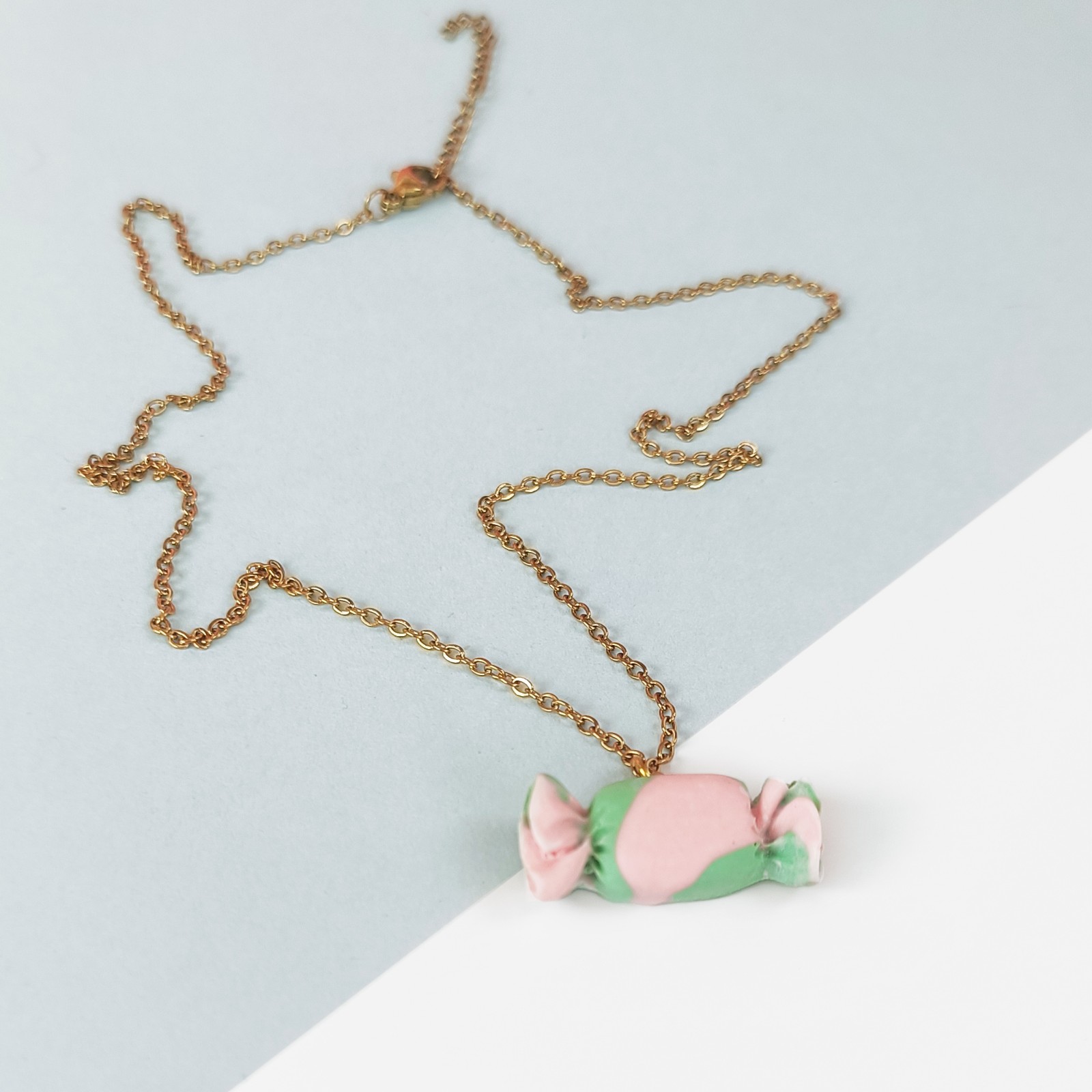 Ketting met roze en groen snoepje - 85615 Ketting met roze en groen snoepje