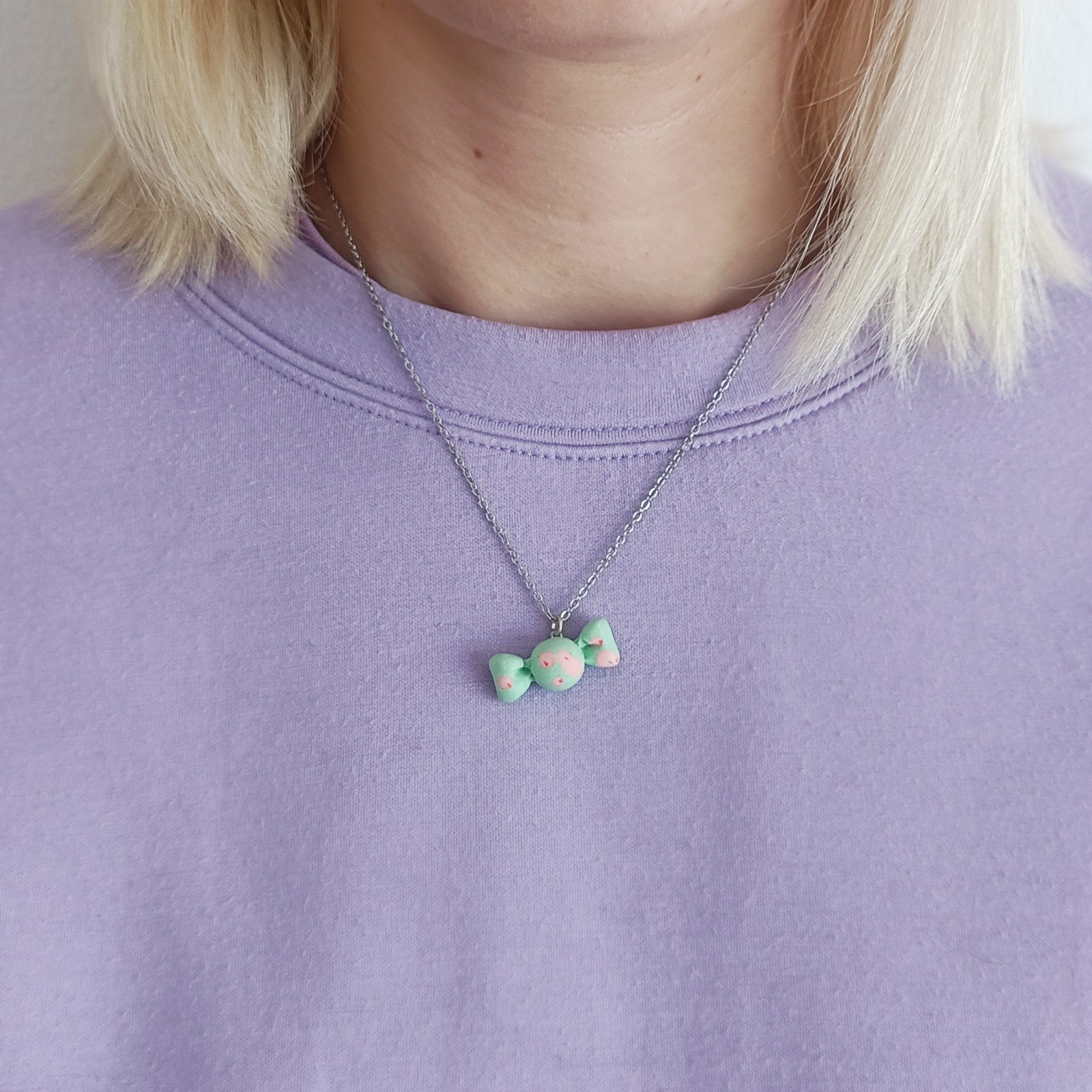 Ketting met roze snoepje