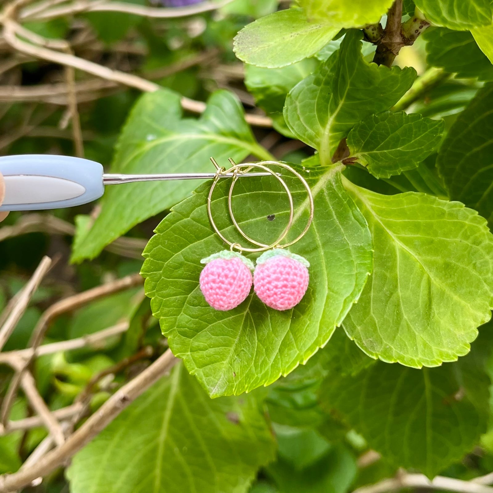 Micro Gehaakte Aardbei Oorringen - 86477 Micro Gehaakte Aardbei Oorringen