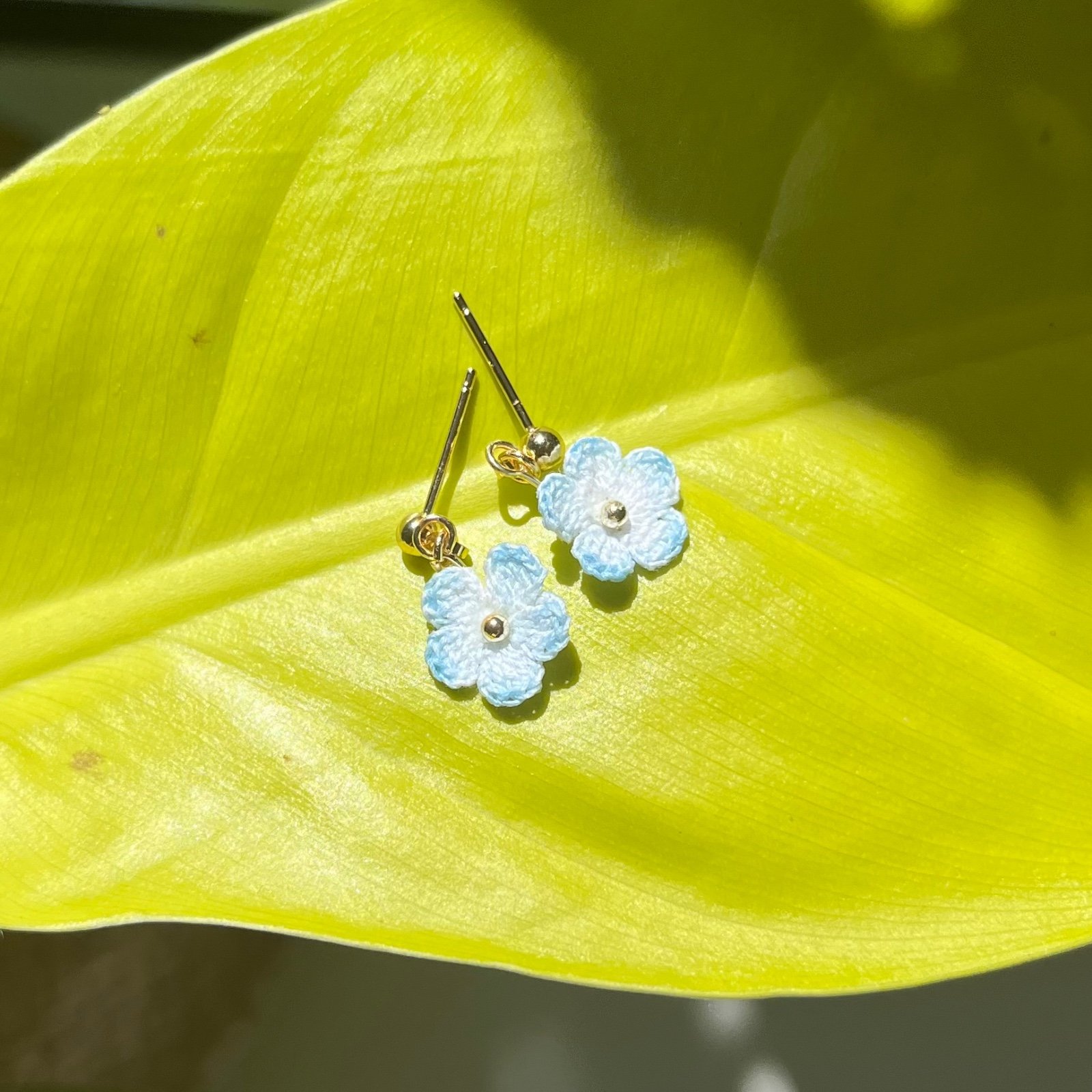 Micro Gehaakte Vergeet-Mij-Niet Sieradenset – Hangende Oorbellen & … - 84654 Micro Gehaakte Vergeet-Mij-Niet Sieradenset – Hangende Oorbellen & Ketting