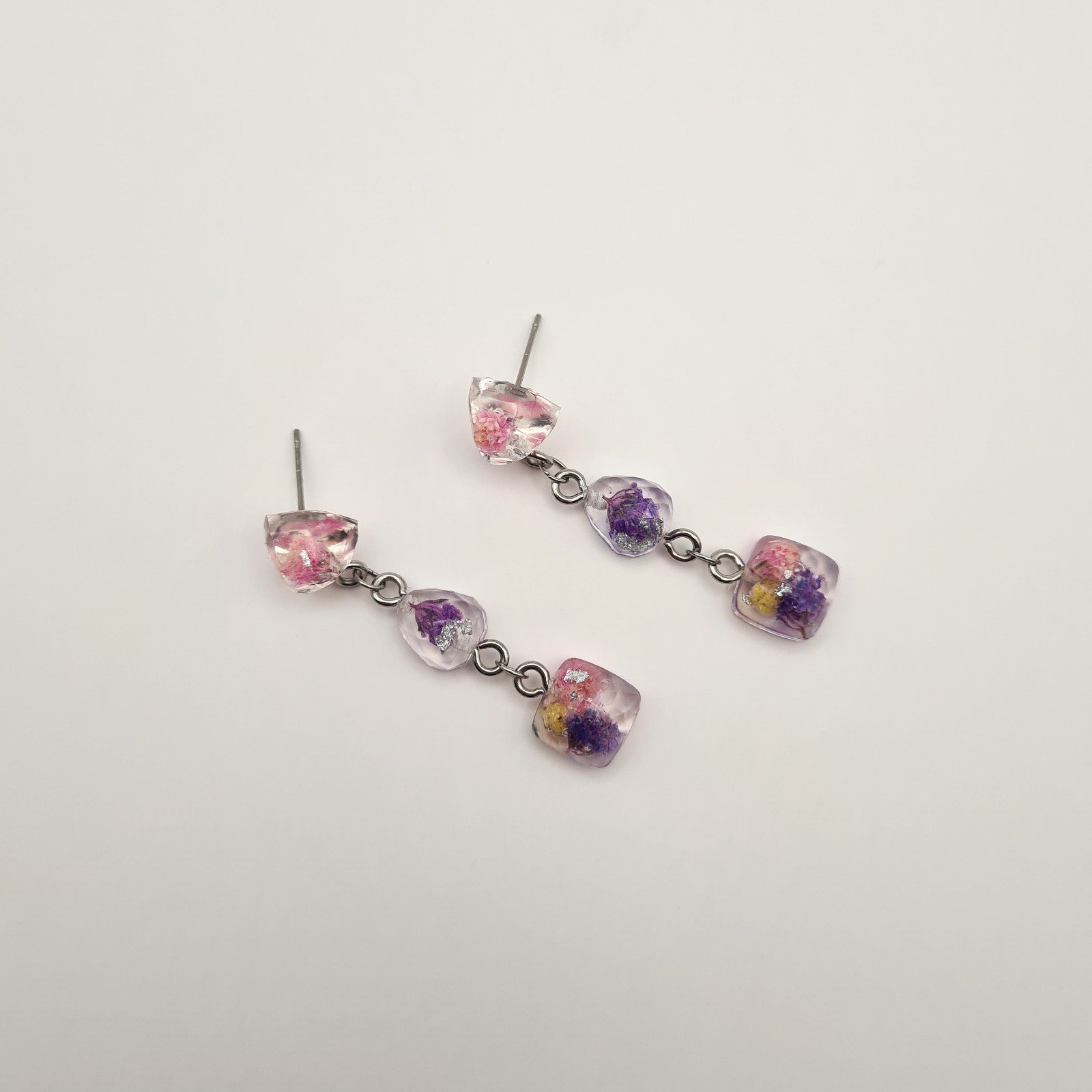 Juweeldruppel Oorbellen met Echte Bloemen uit Den Haag - 91355 Juweeldruppel Oorbellen met Echte Bloemen uit Den Haag (Jardin d'Été)