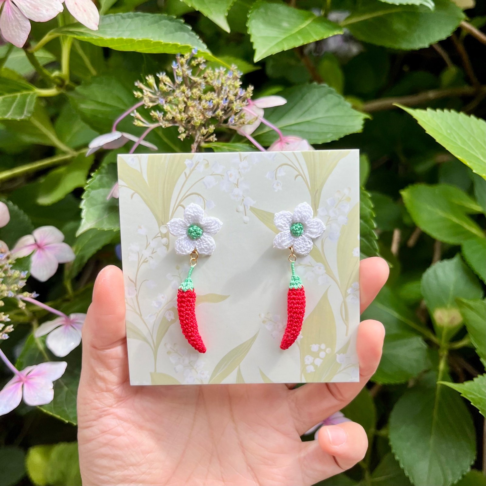 Micro Gehaakte Rode Chilipeper Oorbellen