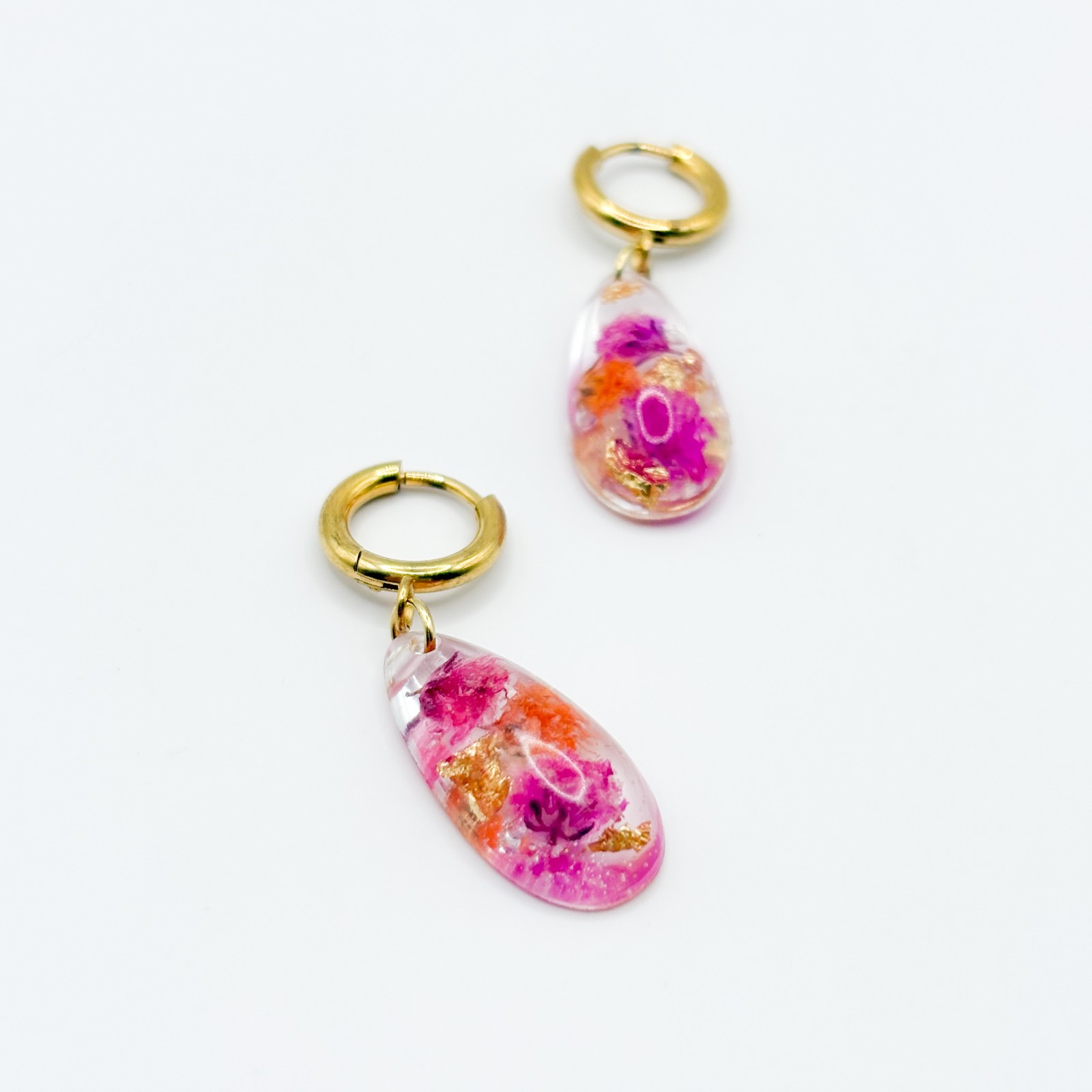 Oorbellen met Druppel Hangers en Echte Bloemen - 91179 Oorbellen met Druppel Hangers en Echte Bloemen