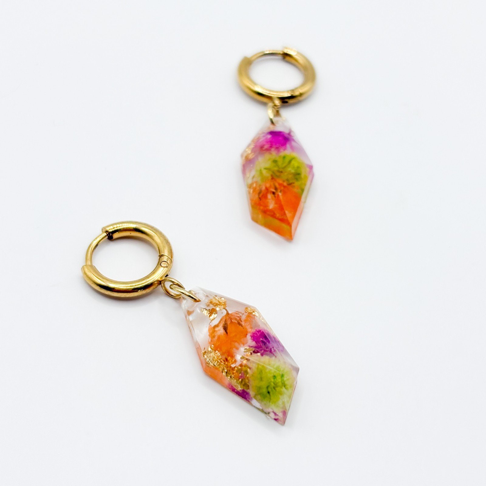 Oorbellen met Gefacetteerde Hangers en Echte Bloemen - 91137 Oorbellen met Gefacetteerde Hangers en Echte Bloemen