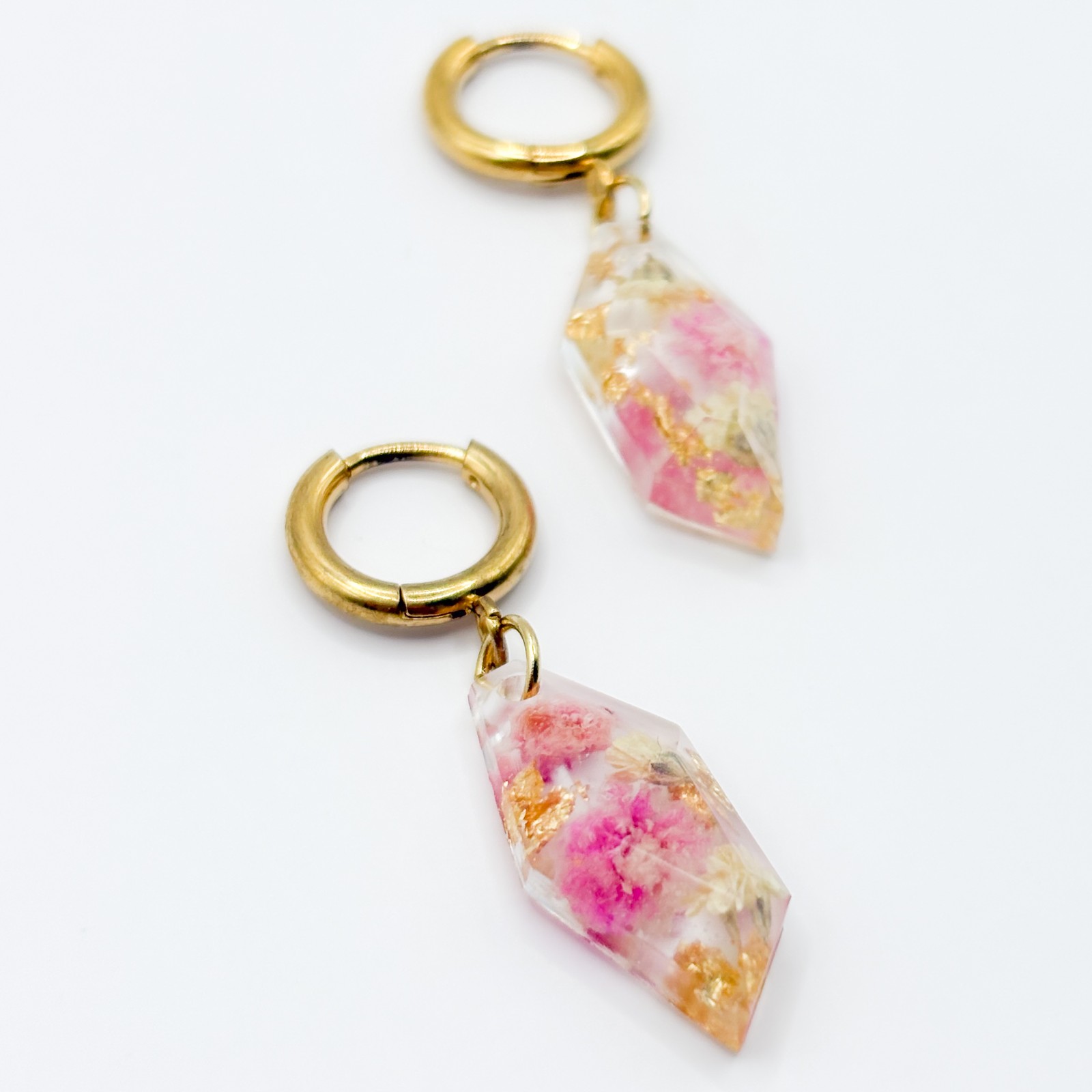 Oorbellen met Gefacetteerde Hangers en Echte Bloemen - 91138 Oorbellen met Gefacetteerde Hangers en Echte Bloemen