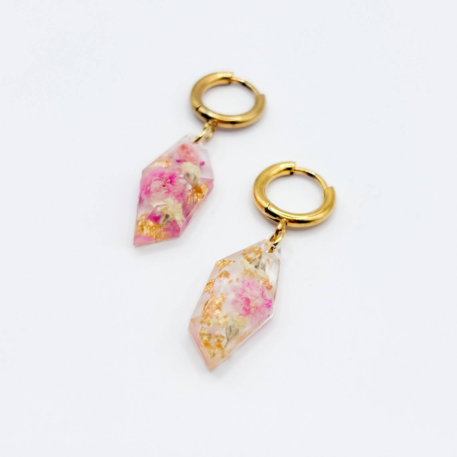 Oorbellen met Gefacetteerde Hangers en Echte Bloemen - 91139 Oorbellen met Gefacetteerde Hangers en Echte Bloemen