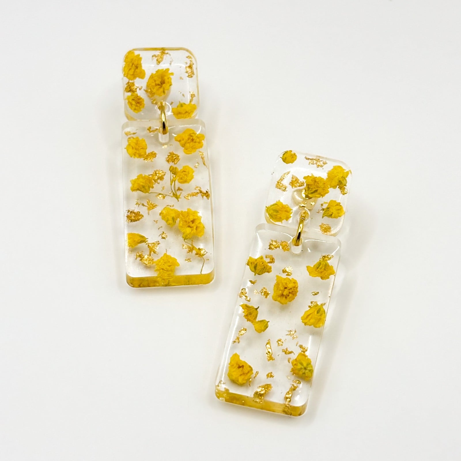 Rechthoekige Statement Oorbellen met Echte Bloemen uit Amsterdam (Limoncello Romance)