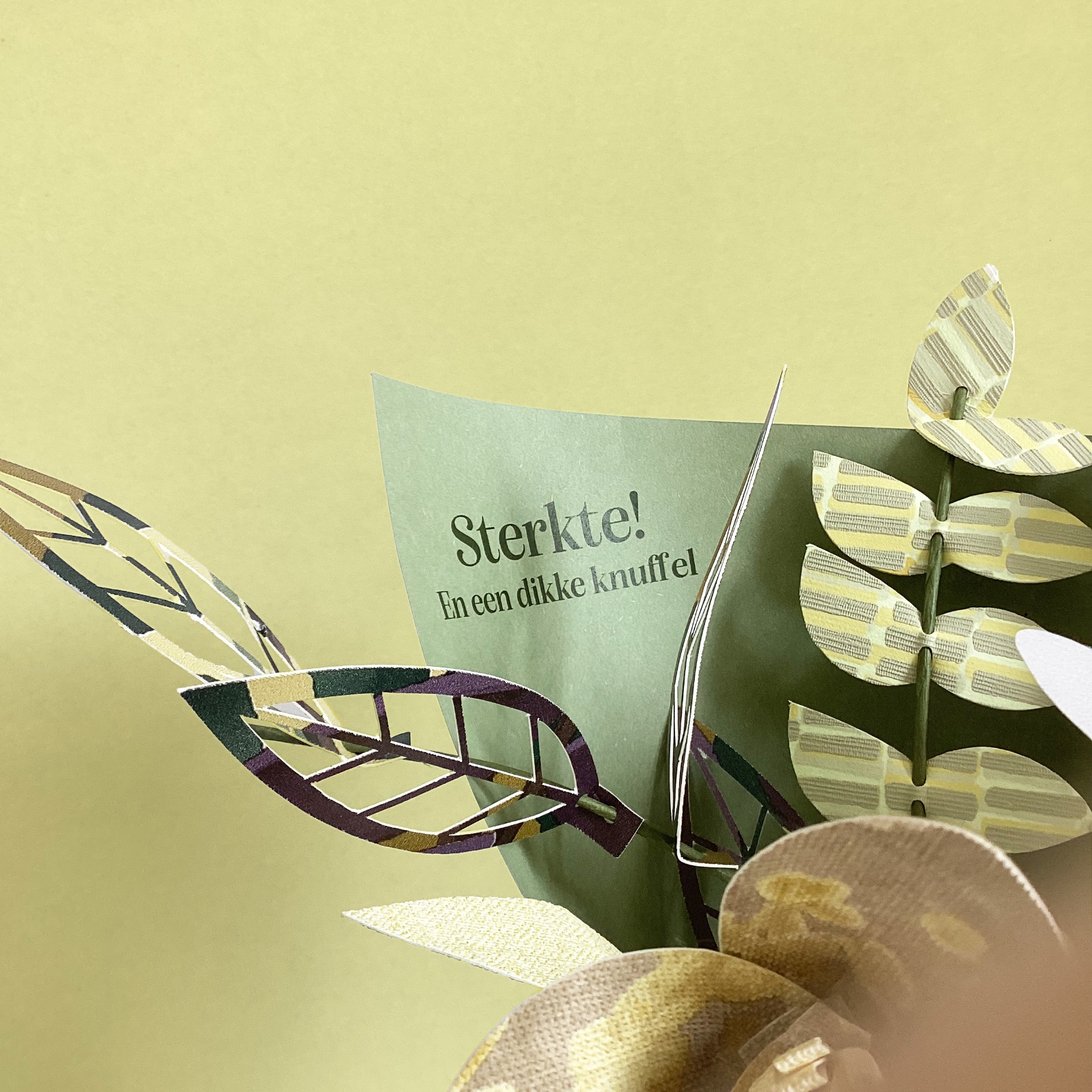 Sterkteboeket van papieren bloemen