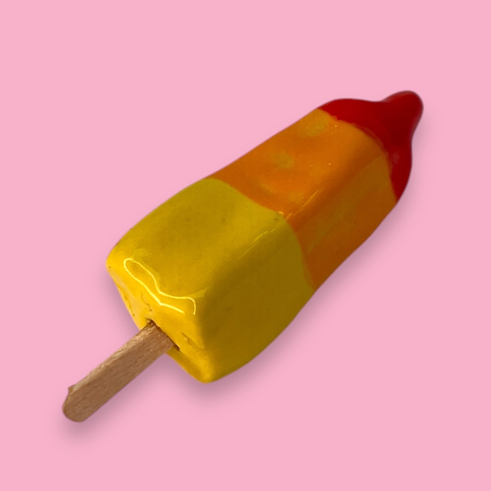 Broche van keramiek: raketijsje - 97634 Broche van keramiek: raketijsje