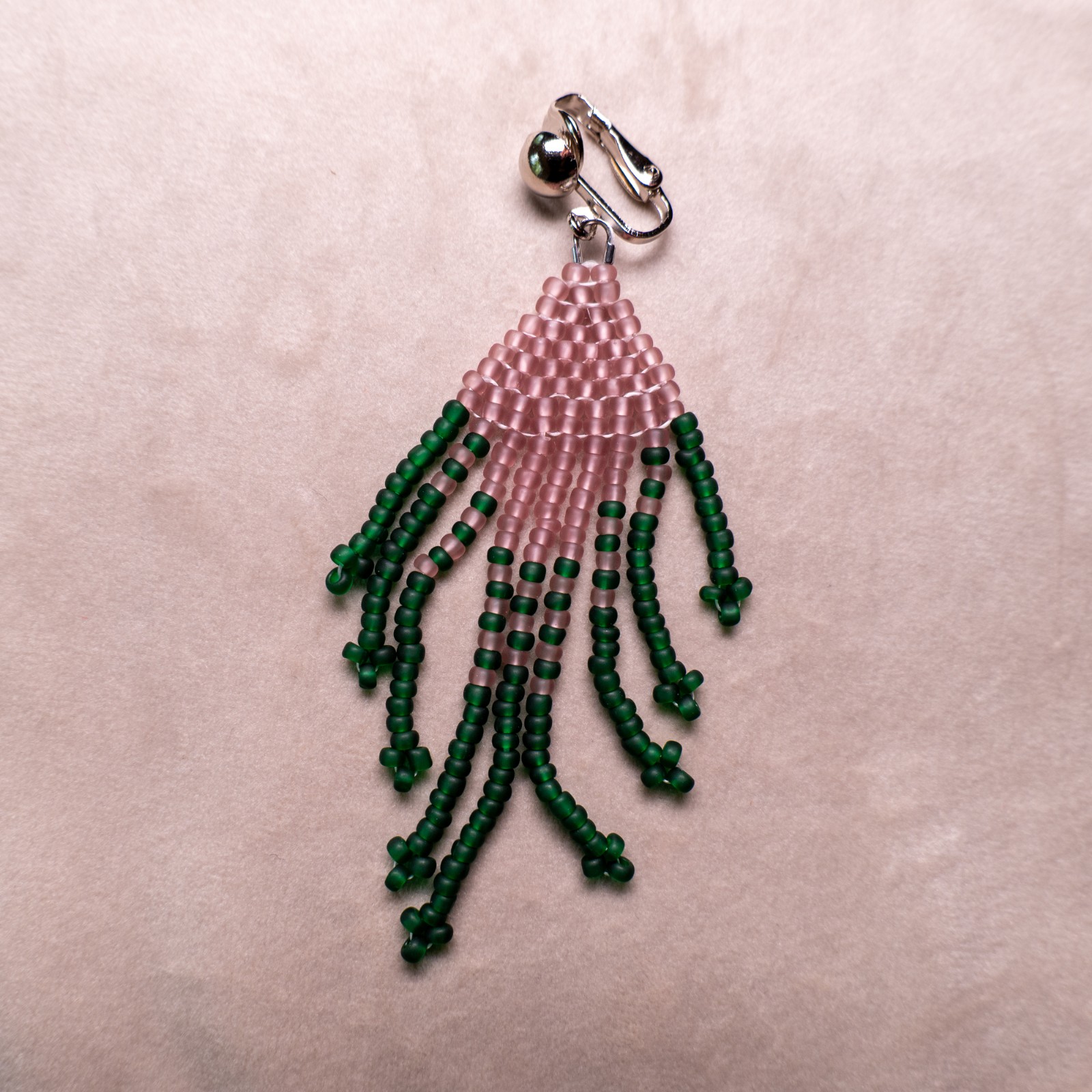 Fringe clip-on oorbellen in lavendel en donkergroen