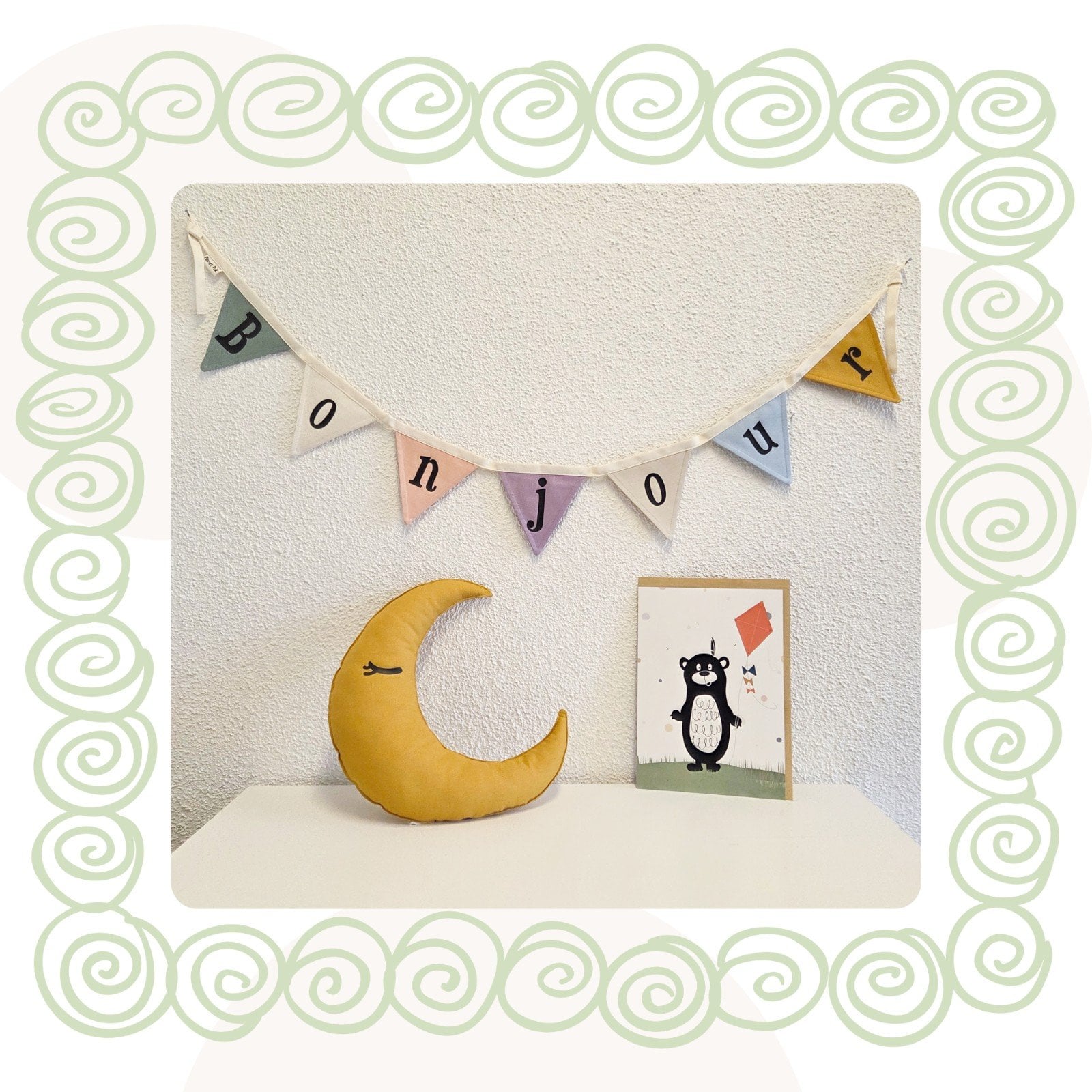 Handgemaakte Decoratie- / Cadeauset Bonjour, nu met gratis Poster! - … - 97843 Handgemaakte Decoratieset, Maankussen, Vlaggenlijn & Poster!