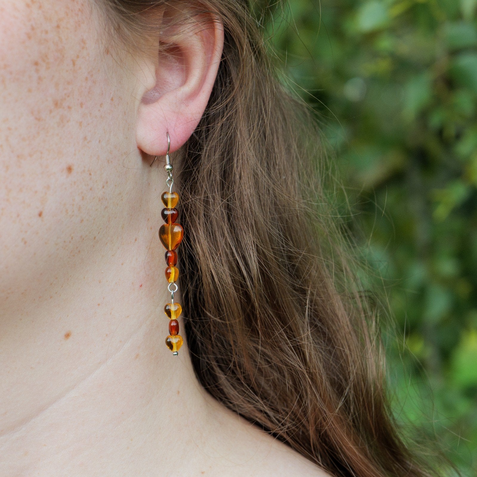 Oorbellen met hartjes in bruin en oranje - 97181 Oorbellen met hartjes in bruin en oranje