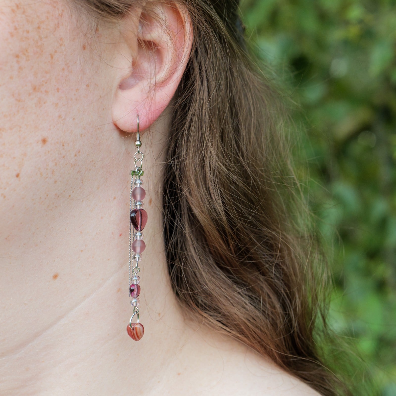 Oorbellen met paarse hartjes - 97185 Oorbellen met paarse hartjes