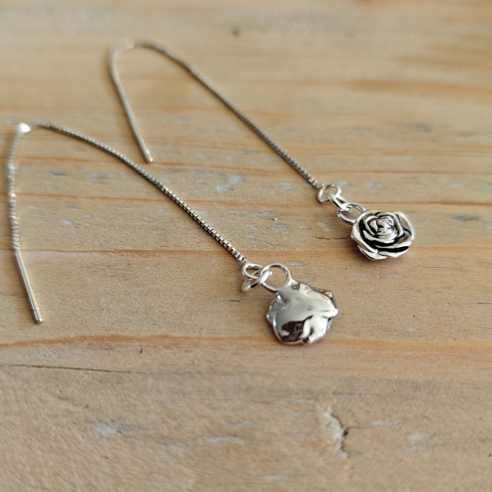 Unieke zilveren ear threads Roosjes