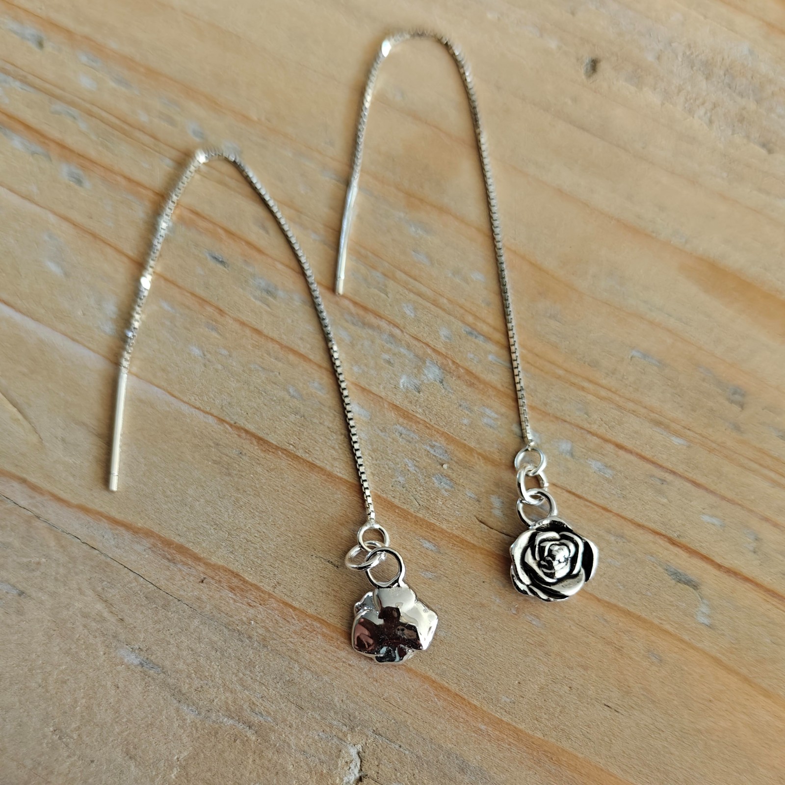 Unieke zilveren ear threads Roosjes