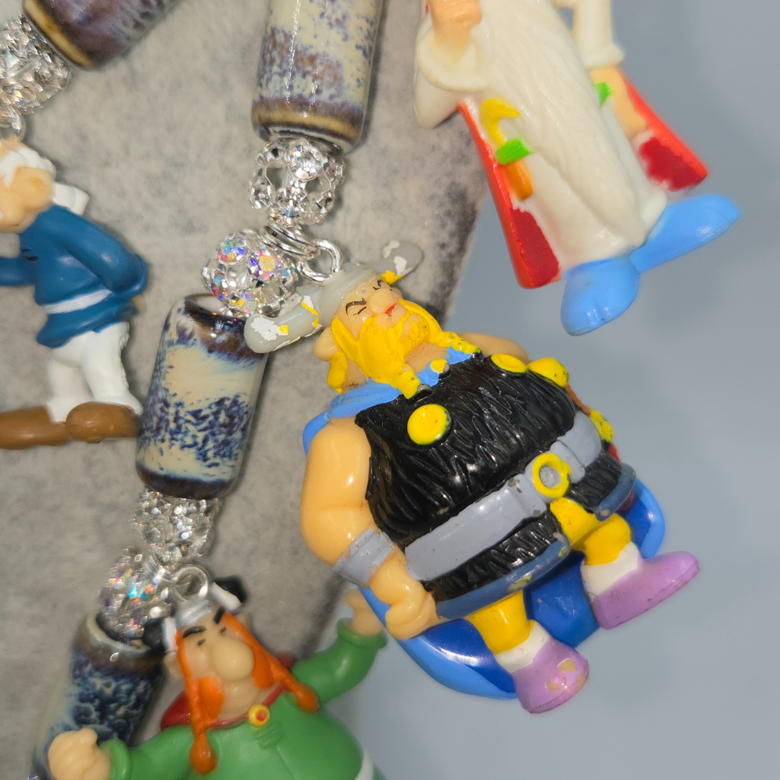 De Galliers ; Asterix & Obelix, een handgemaakte unieke ketting van vintage figuurtjes