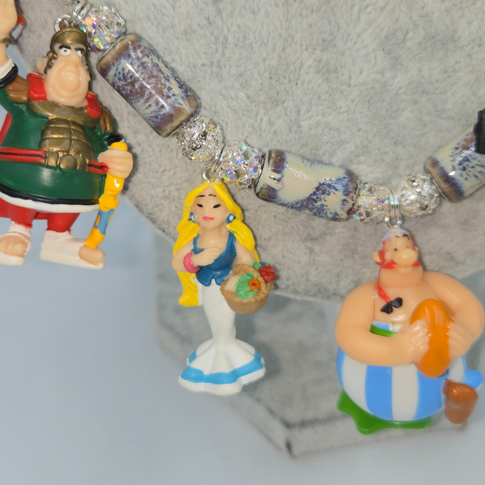 De Galliers ; Asterix & Obelix, een handgemaakte unieke ketting van vintage figuurtjes