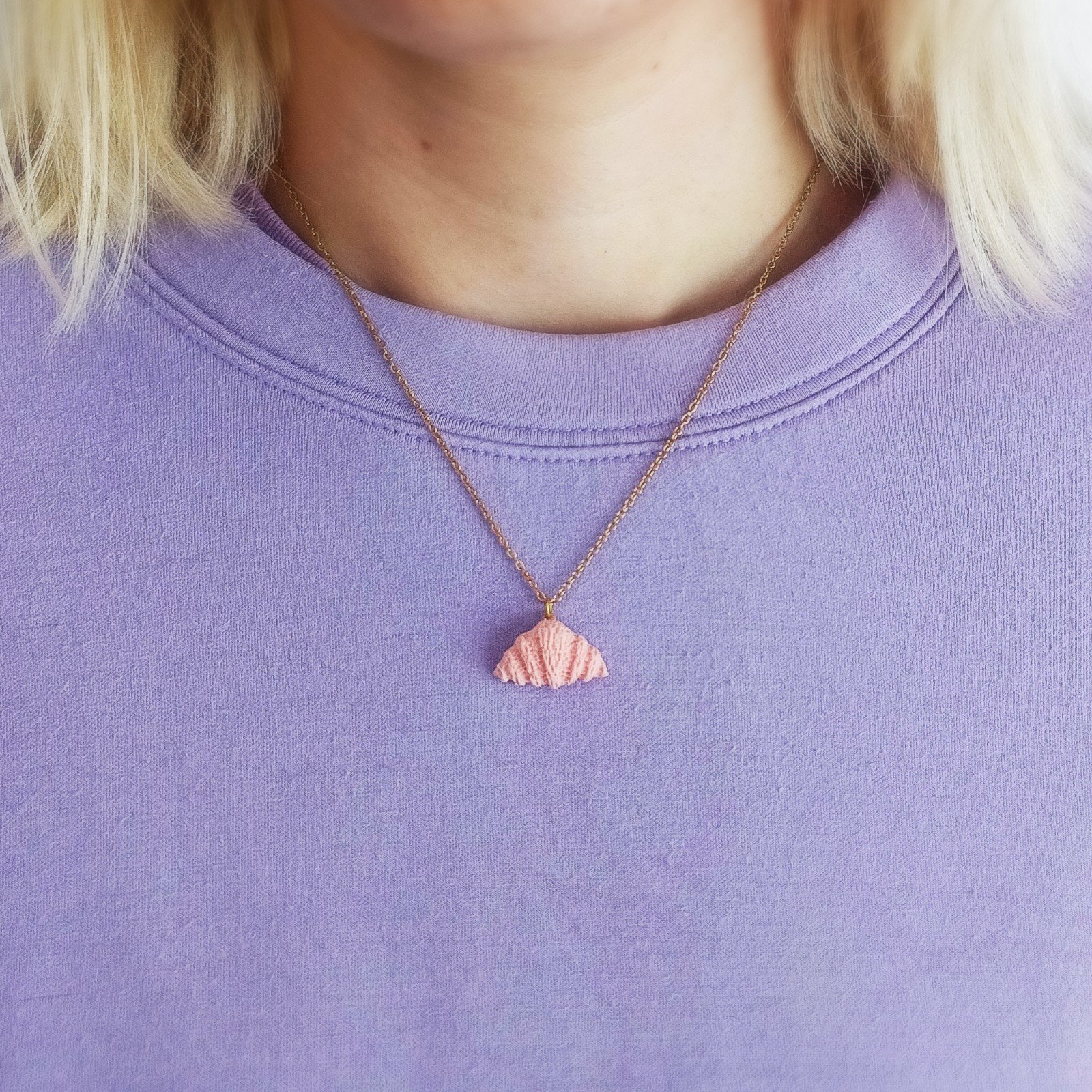 Ketting met met roze croissant - 99963 Ketting met met roze croissant