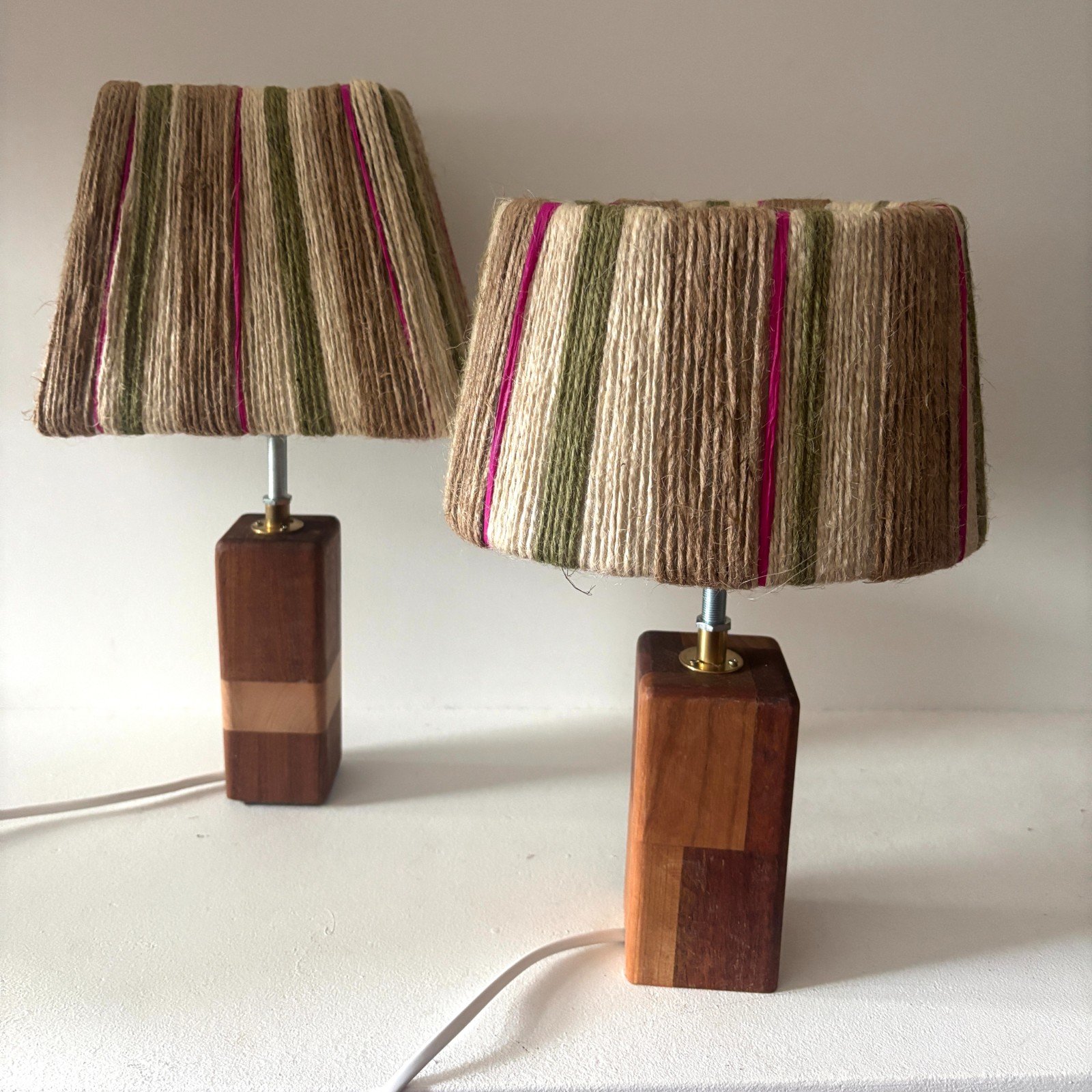 Leuk lampje voor de donkere dagen met fluor rose detail - 100737 Leuk lampje voor de donkere dagen met fluor rose detail