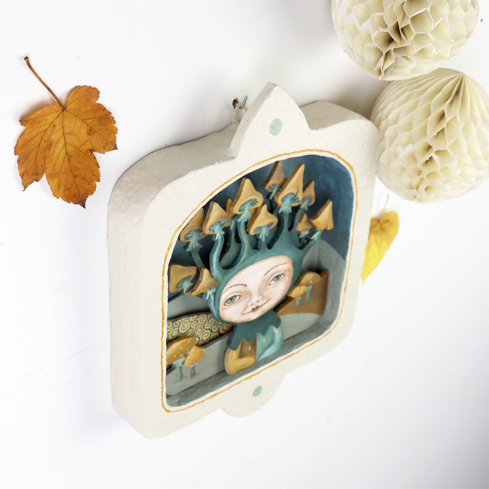 Muur Diorama met Fantasie Figuur Paddenstoelen in Warme Aardtinten 3D… - 99409 Muur Diorama met Fantasie Figuur Paddenstoelen in Warme Aardtinten 3D effect