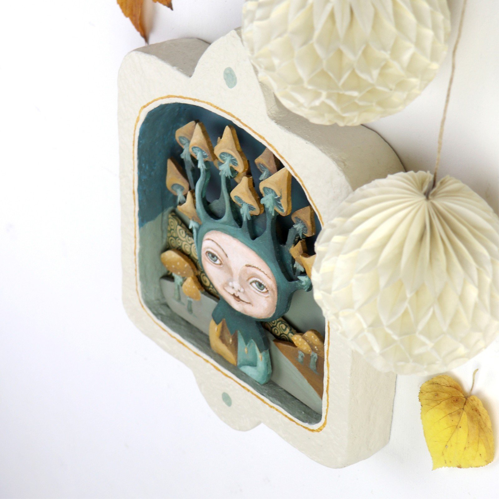 Muur Diorama met Fantasie Figuur Paddenstoelen in Warme Aardtinten 3D… - 99410 Muur Diorama met Fantasie Figuur Paddenstoelen in Warme Aardtinten 3D effect