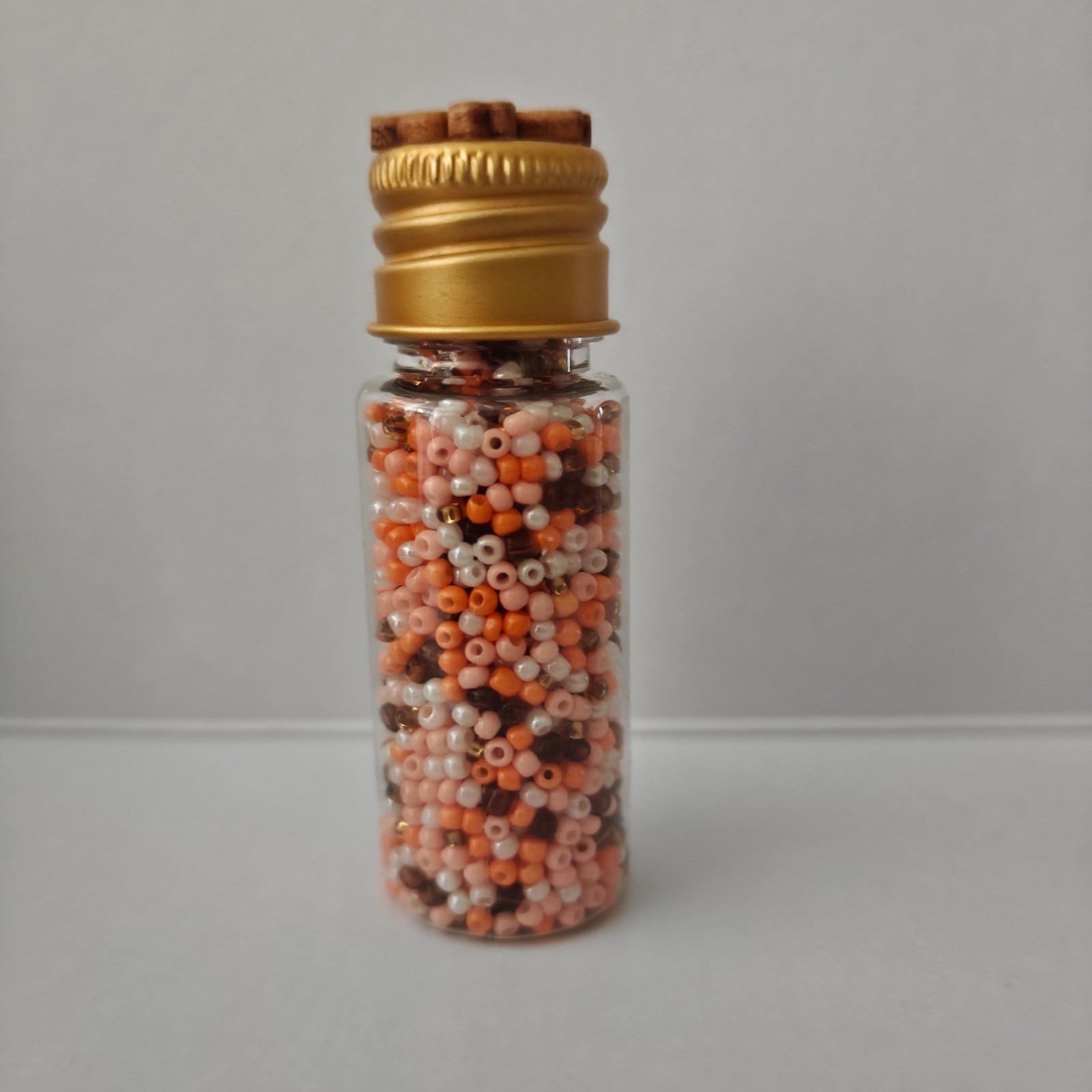 Flesjes gevuld met 2mm rocailles (partij 1)