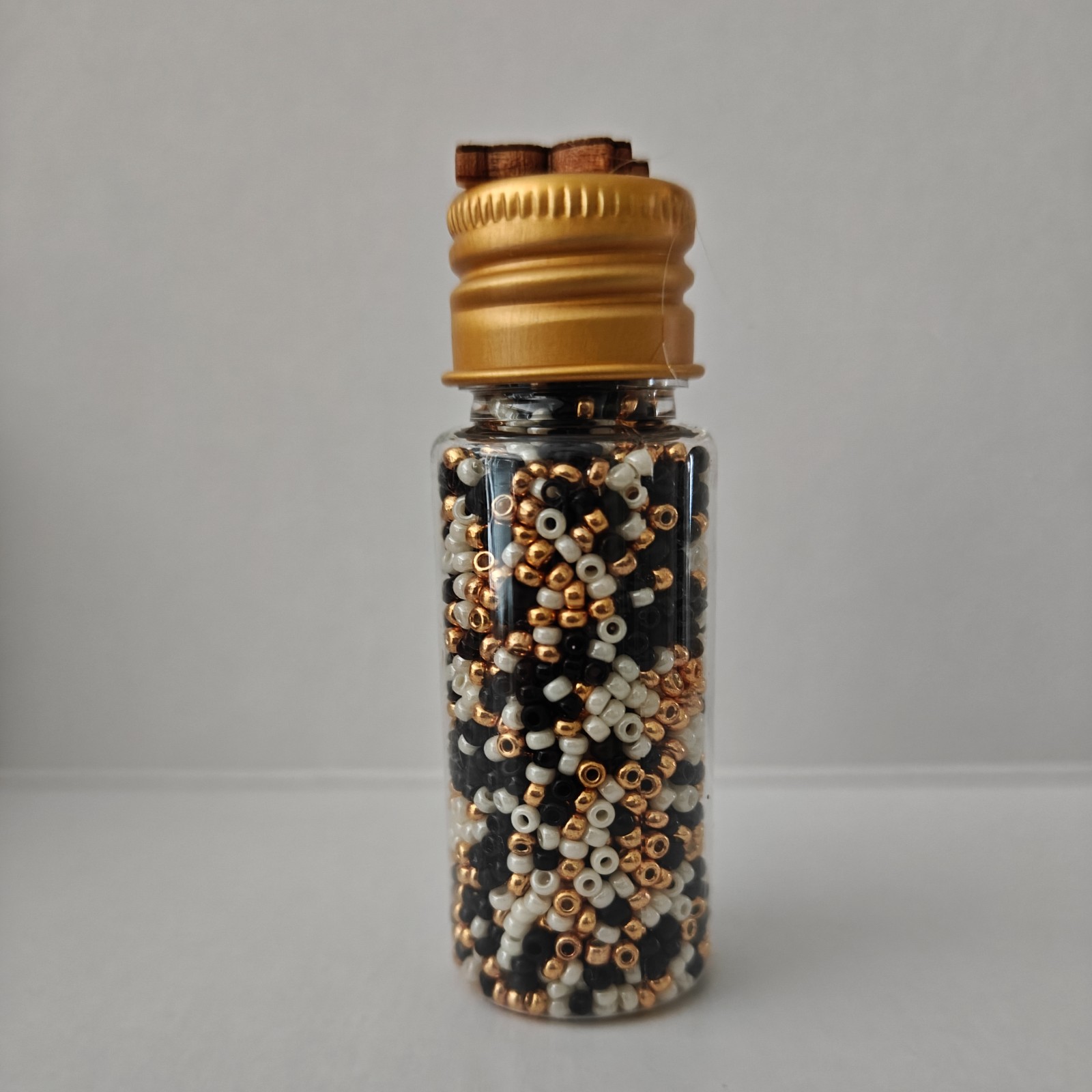 Flesjes met rocailles 2mm (partij 2)