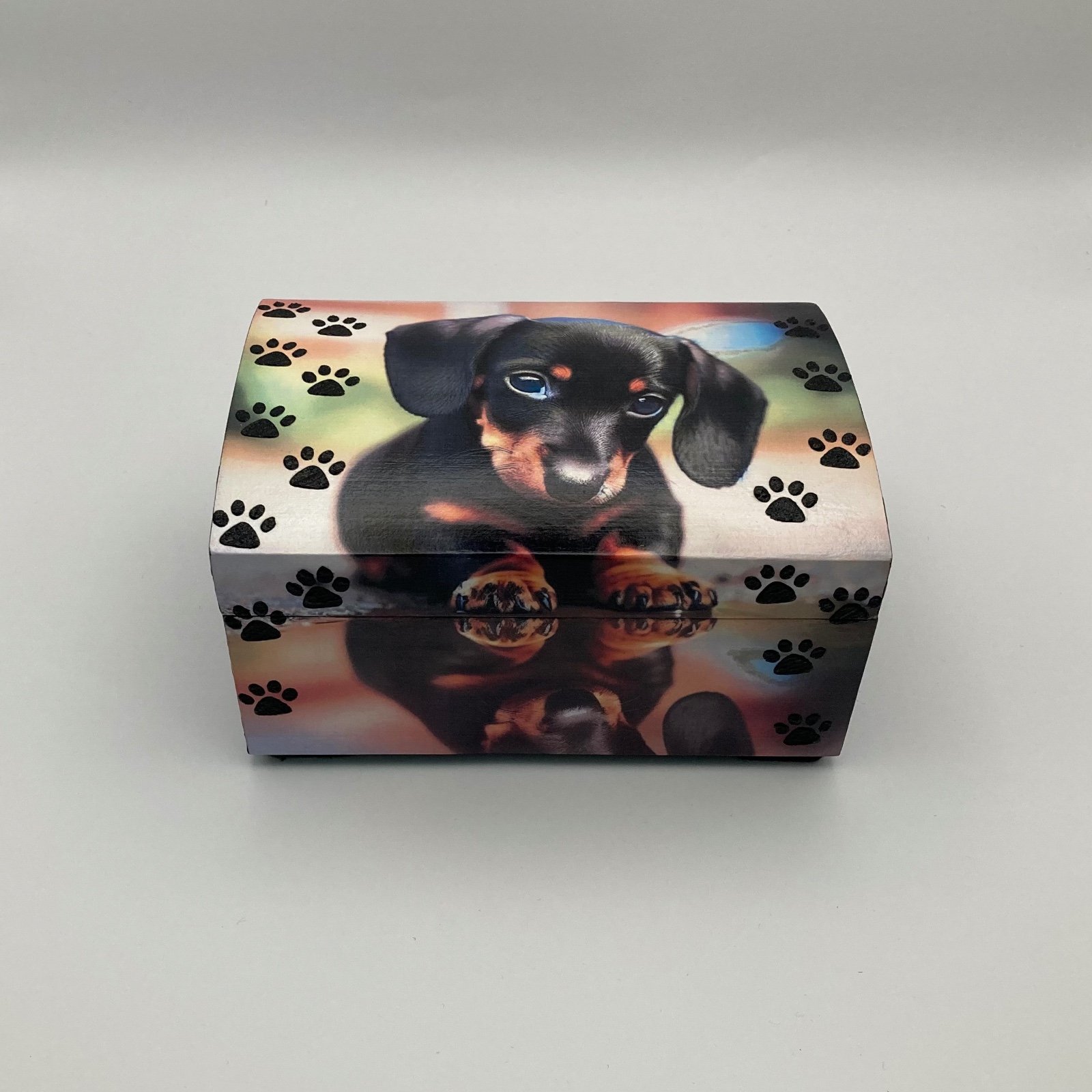 Handgedecoreerde bamboe sieradendoos ‘Another Happy Puppy’’