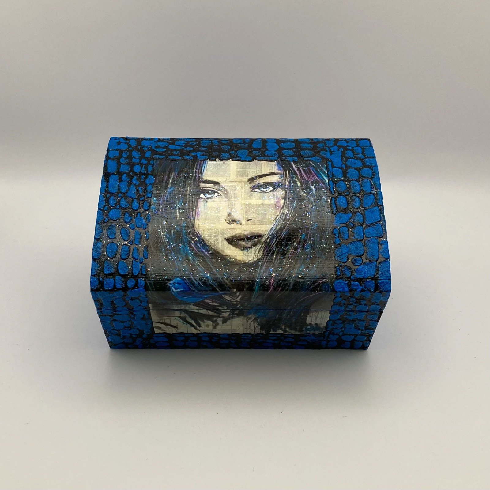 Handgedecoreerde bamboe sieradendoos ‘Fly With Me’