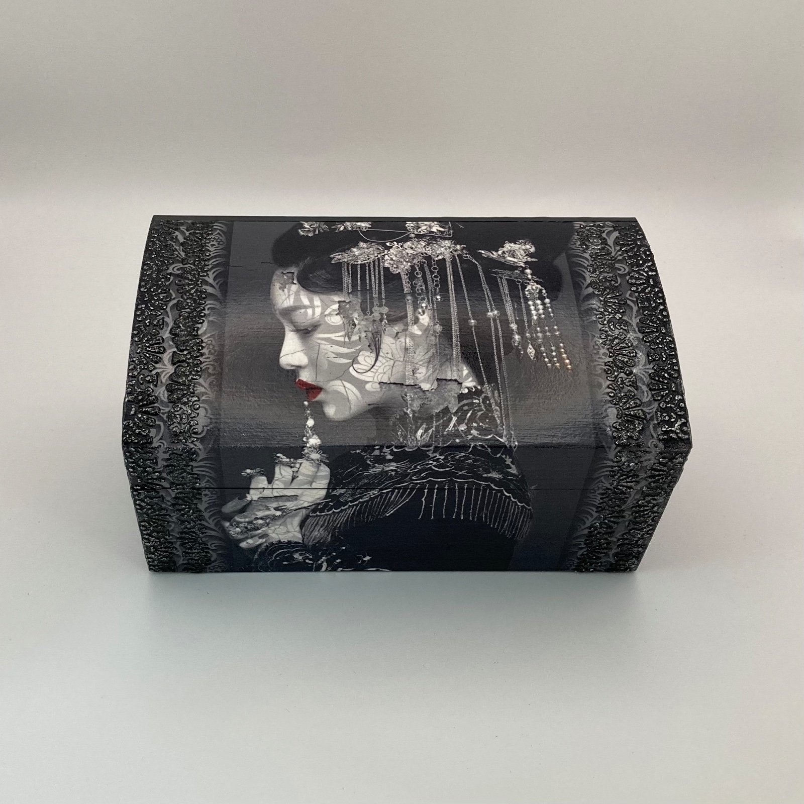 Handgedecoreerde houten sieradendoos ‘Antracia 2’ - 101872 Handgedecoreerde houten sieradendoos ‘Antracia 2’