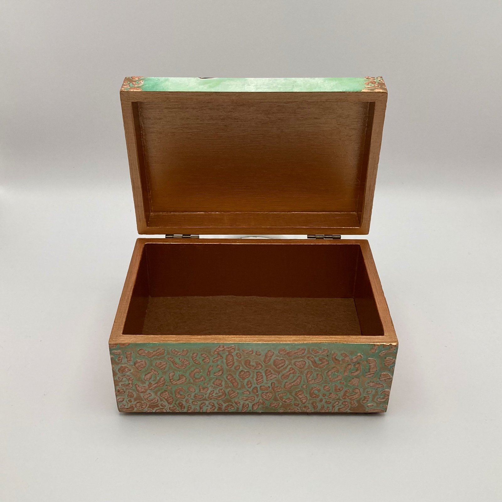 Handgedecoreerde sieradendoos ‘Meow Around The World’