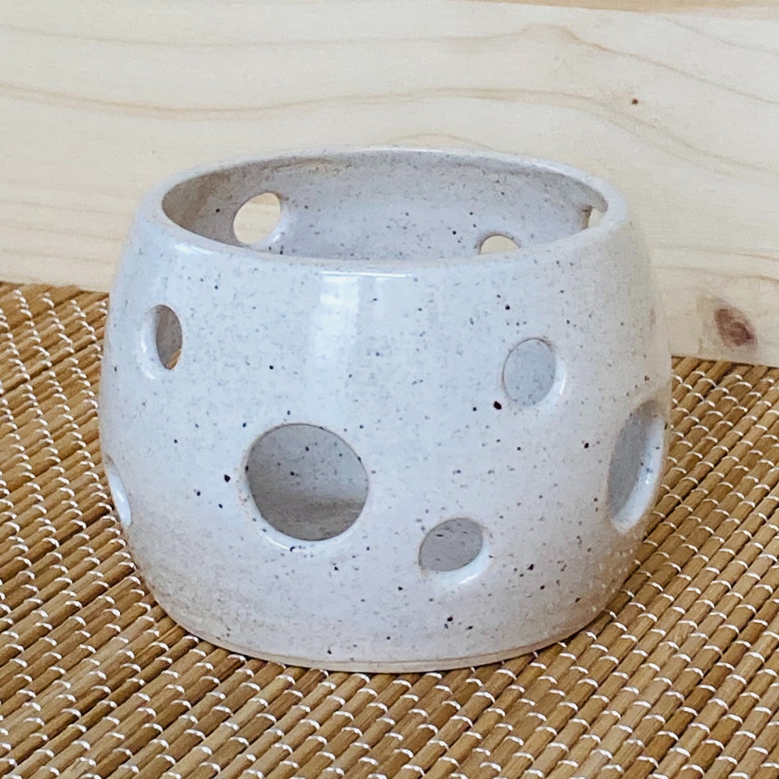 Kaarsenhouder voor waxinelichtje met speels gatenpatroon - 104503 Handgemaakt keramiek, kaarsenhouder voor waxinelichtje