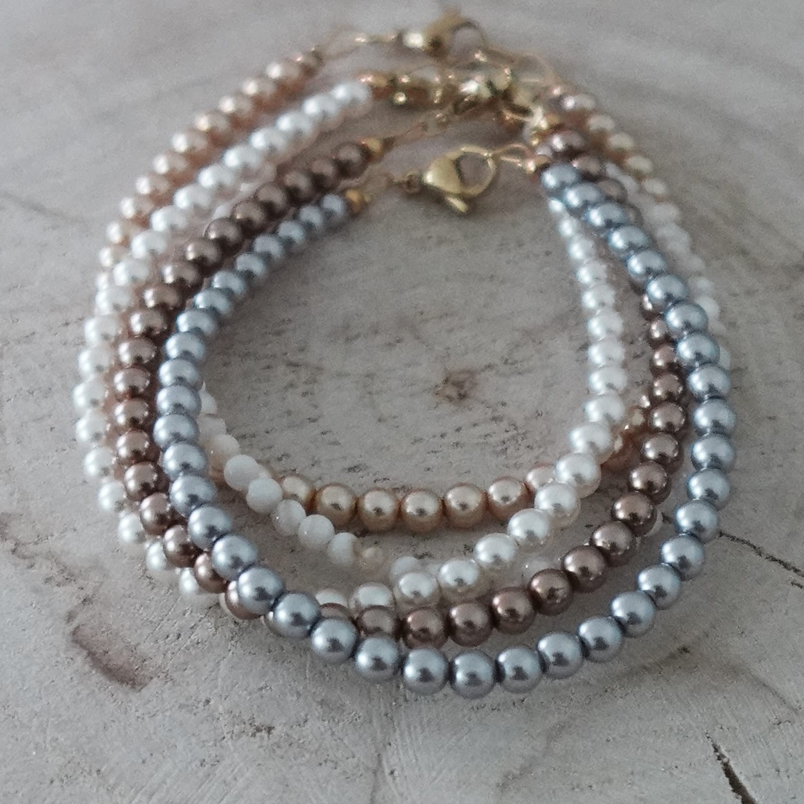 Witte Preciosa parelarmband – roestvrijstalen sluiting