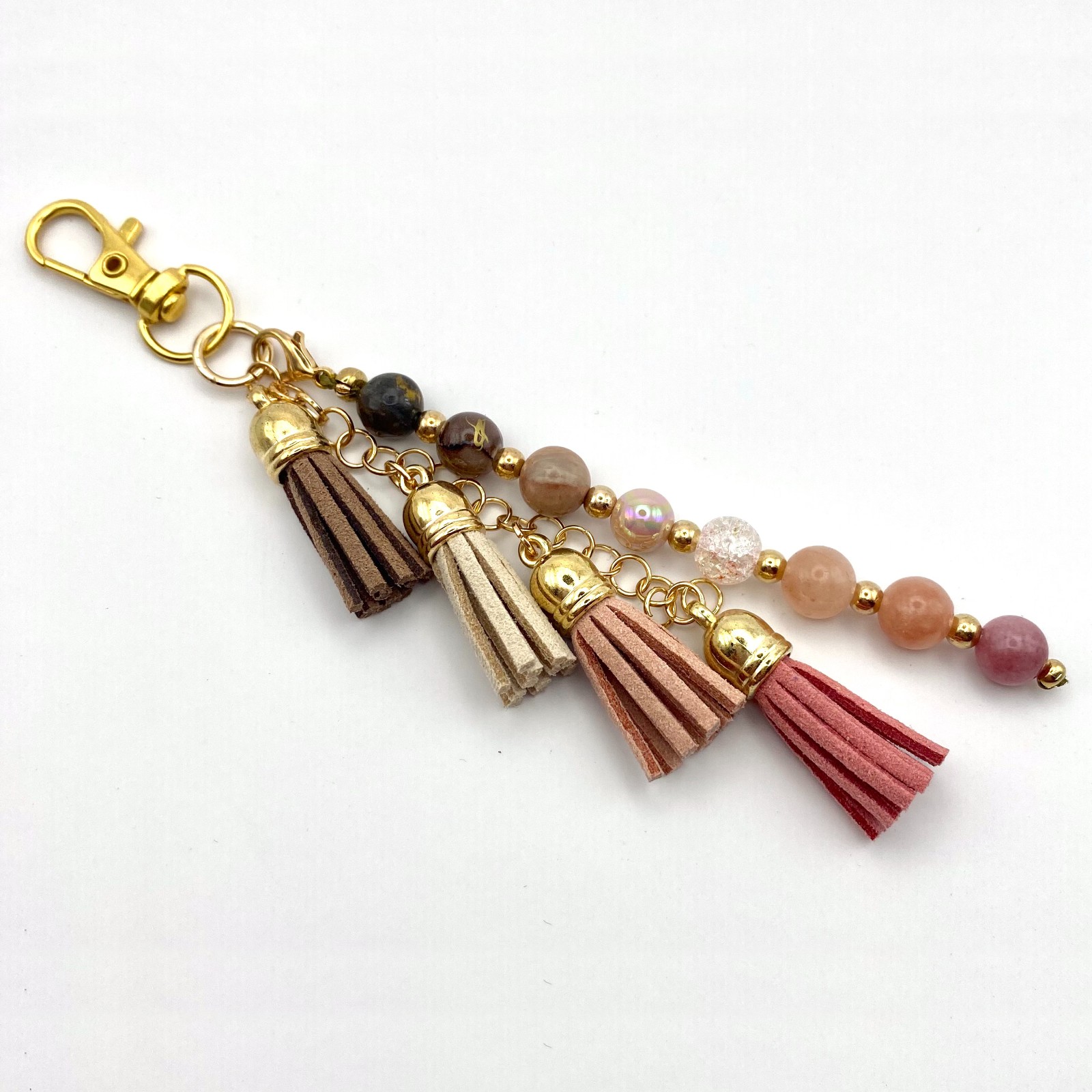 Handgemaakte bag charm met kralen en kwastjes - HG30070