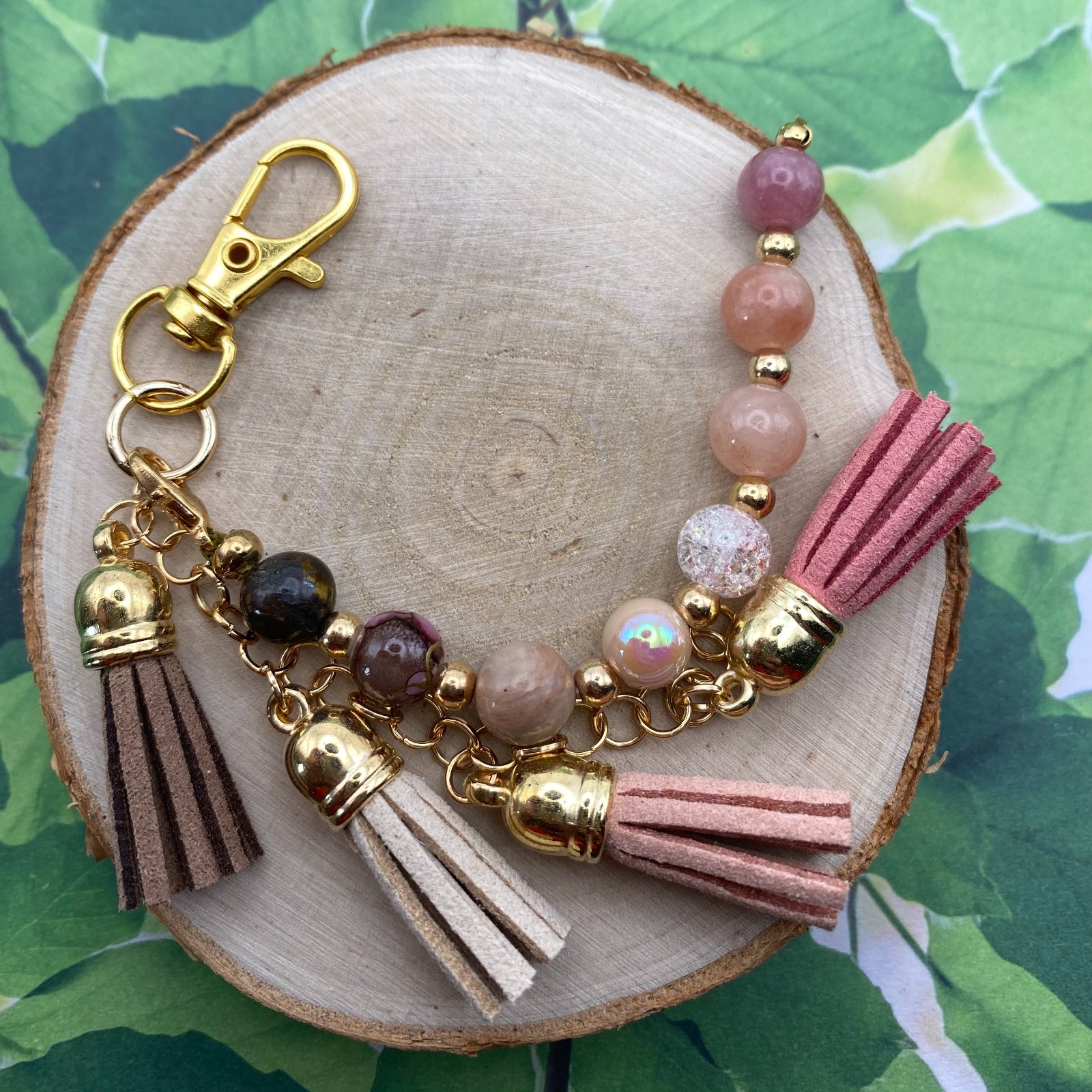 Handgemaakte bag charm met kralen en kwastjes - HG30070