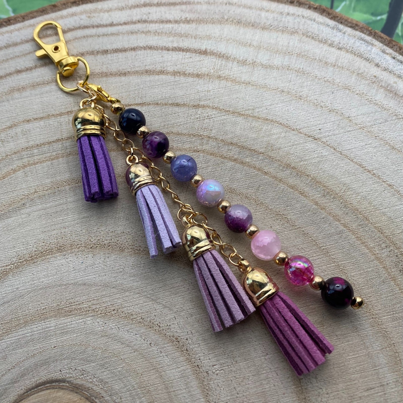 Handgemaakte bag charm met kralen en kwastjes - HG40071