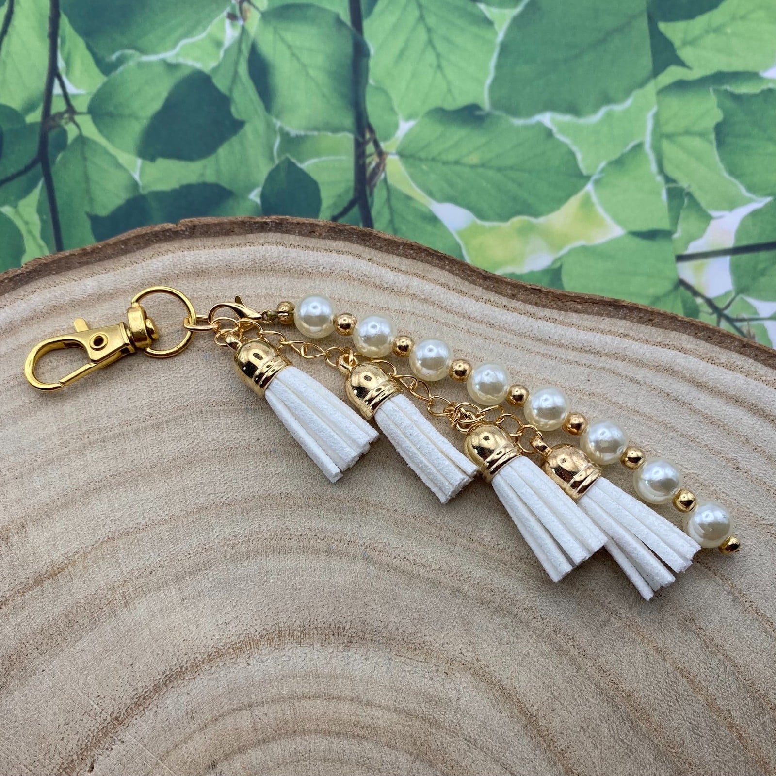 Handgemaakte bag charm met kralen en kwastjes - HG90080