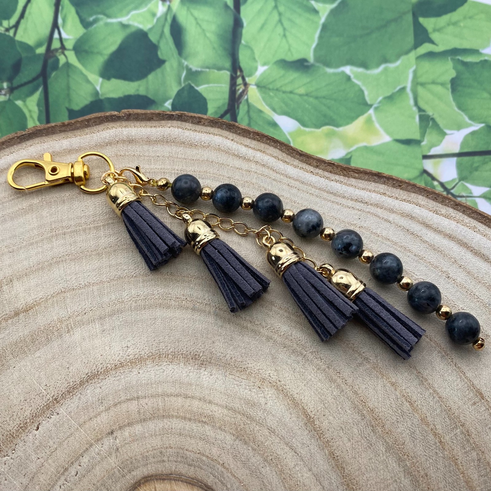 Handgemaakte bag charm met kralen en kwastjes - HG90081