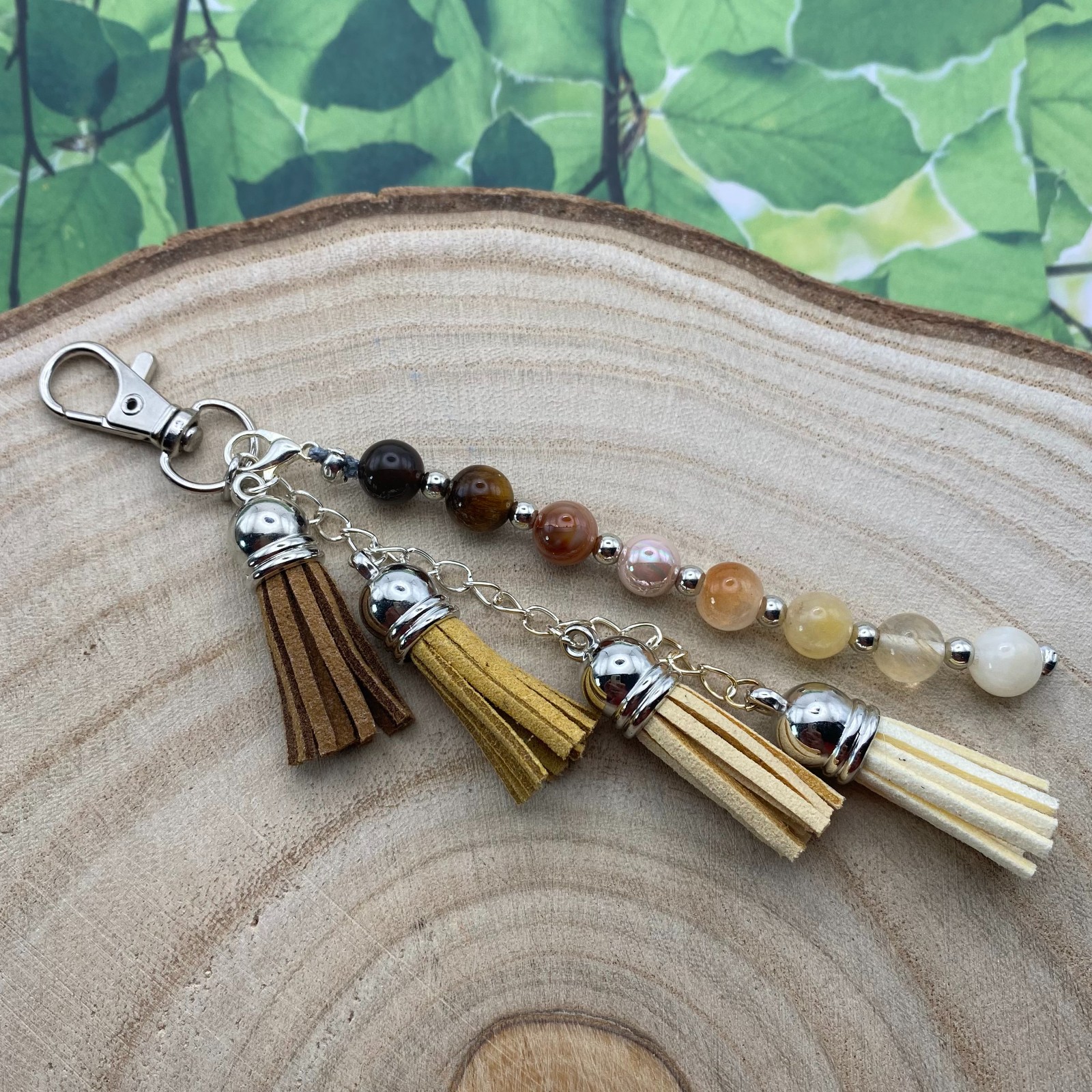 Handgemaakte bag charm met kralen en kwastjes - HZ10083