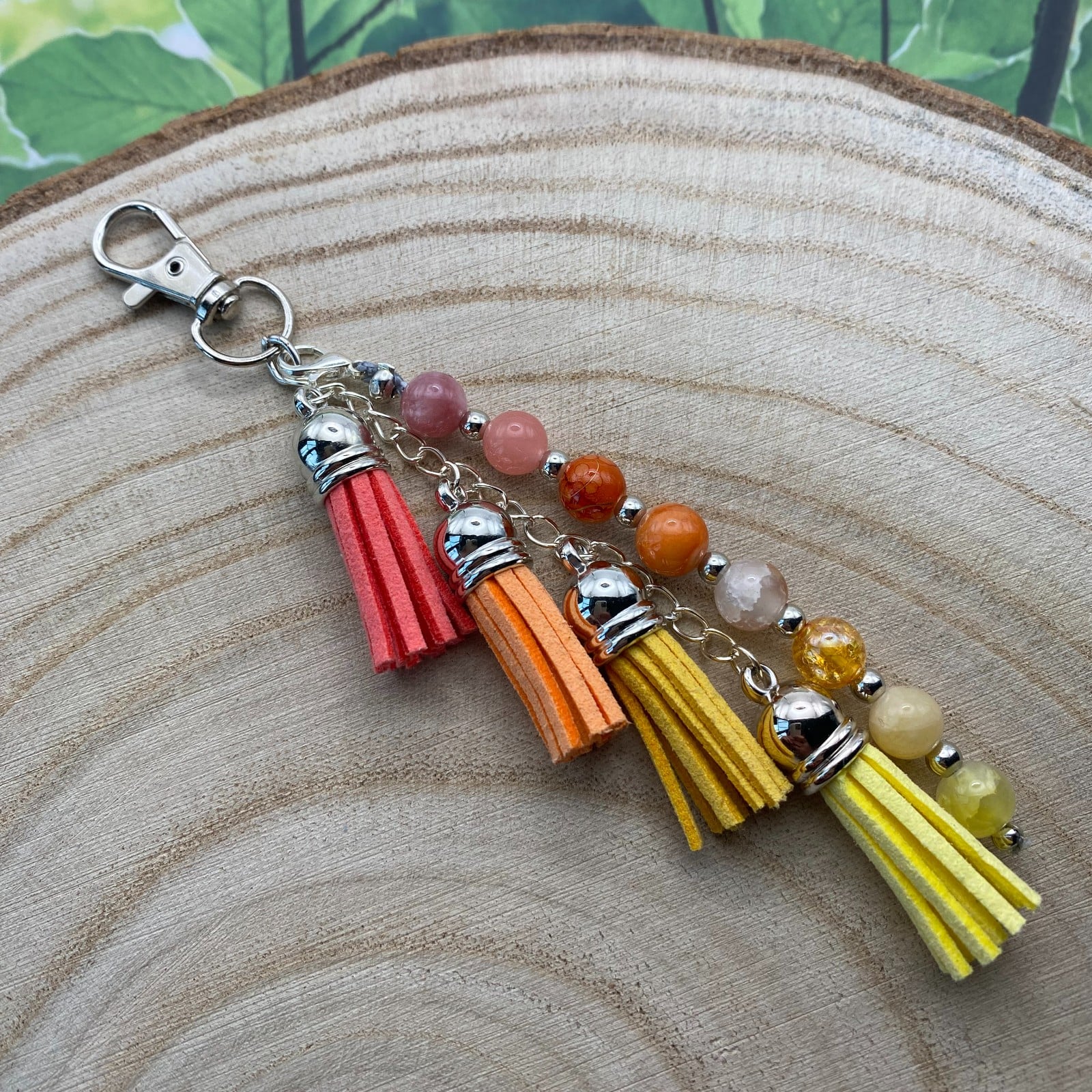 Handgemaakte bag charm met kralen en kwastjes - HZ20084