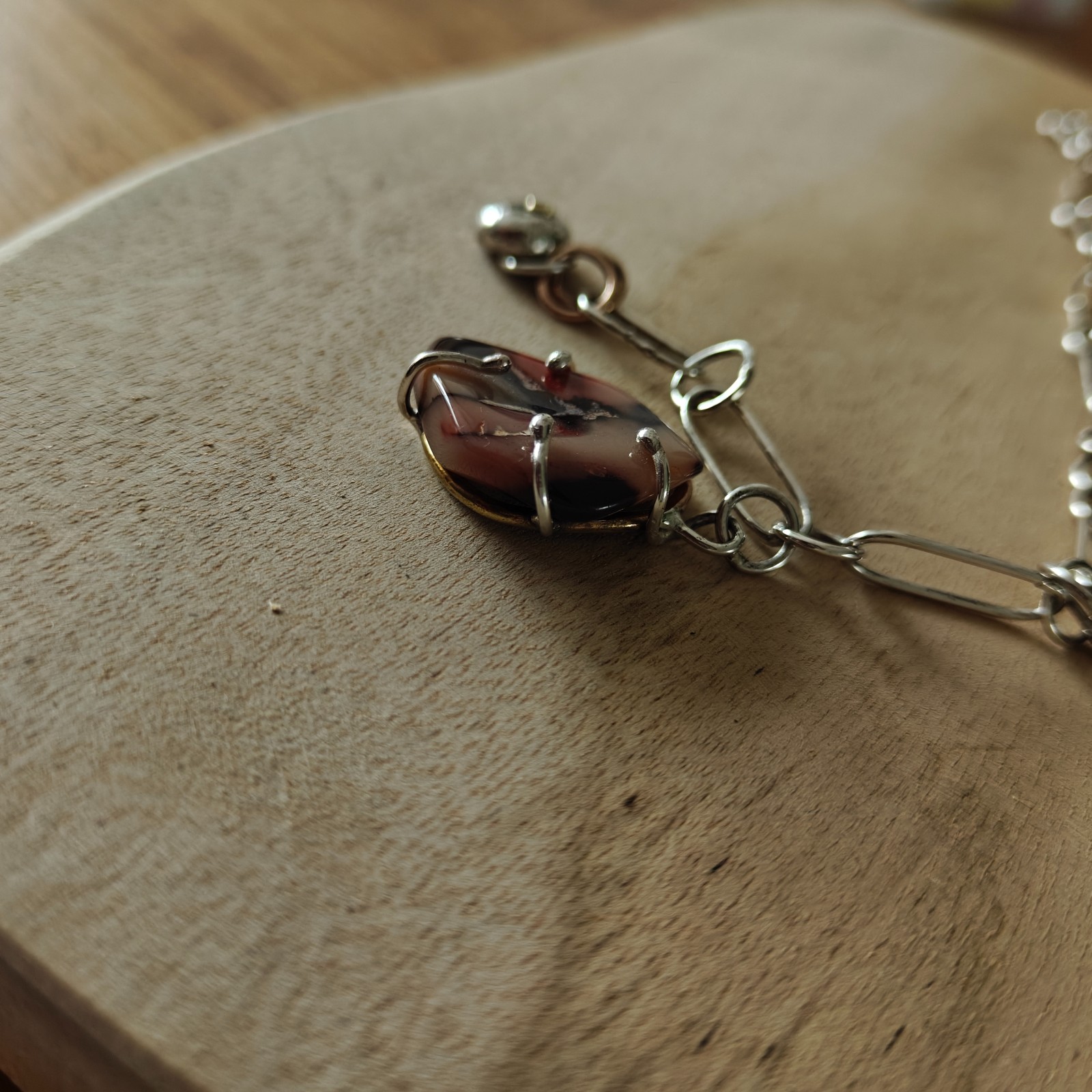 Rough Enough Collection, zilveren ketting met Mookaiet hanger