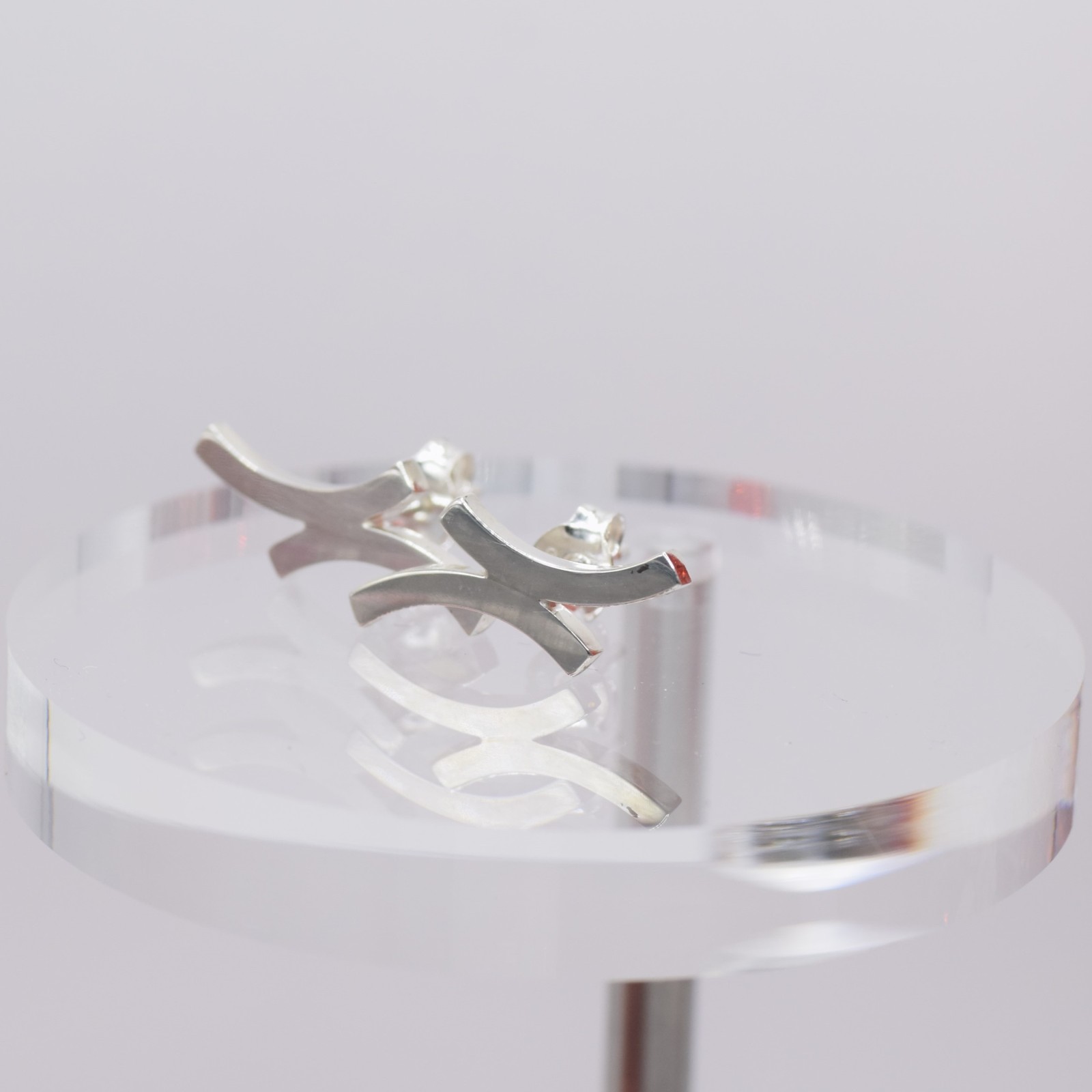 Subtiele zilveren oorbellen – Abstracte design, tijdloze elegantie - 106567 Subtiele zilveren oorbellen – Abstracte design, tijdloze elegantie