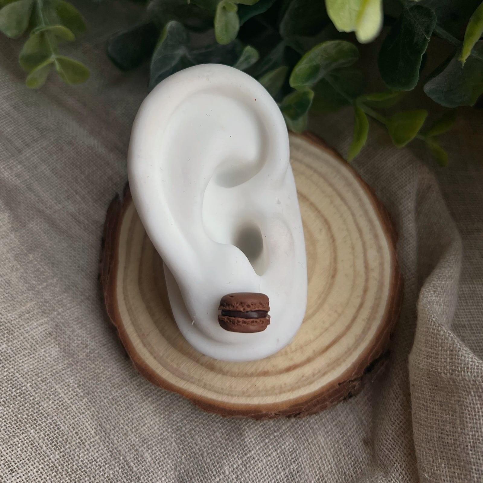 Oorknopjes macaron chocolade