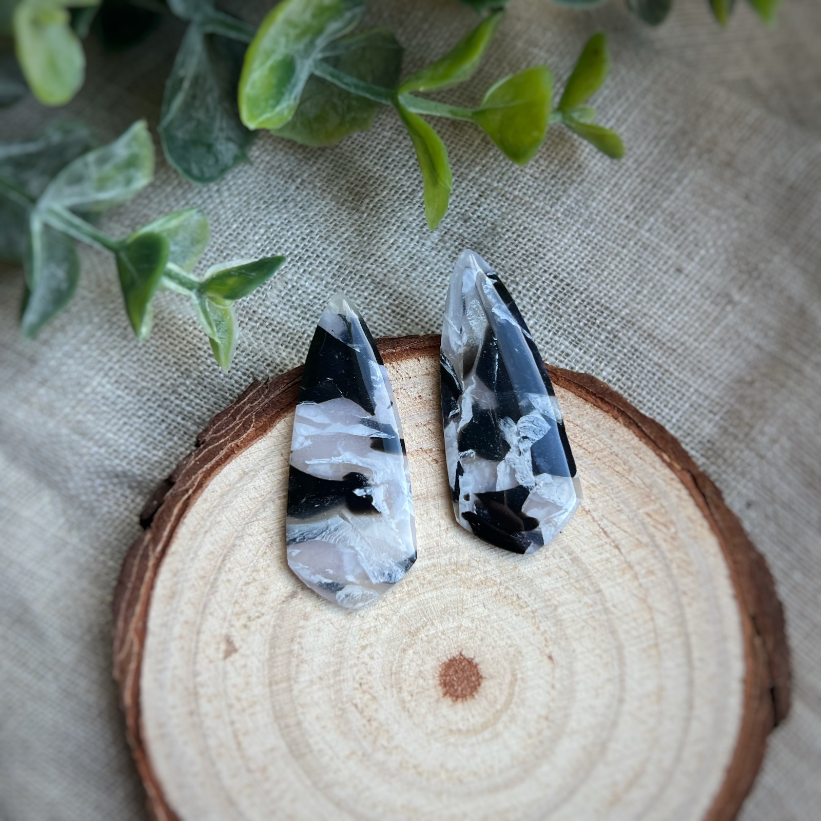 Zwart-wit oorbellen faux steen